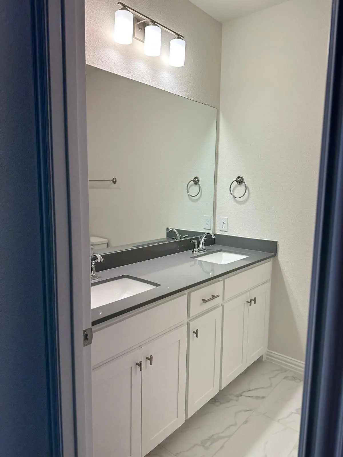 Townhouse For Rent in Collin County , 13139 Teton Street, Frisco, Texas 75035, 3 Bedroom, 3 Bathroom, 2 Garage spaces, 2,035 Sqft, built in 2022, mls#21364583, Real Estate Agent in Frisco, Homes For Rent in Collin county, Homes For Rent in Frisco, Realtor in Frisco Texas, Real Estate Brokerage Independent Realty Texas, Luminita Cordes Realtor