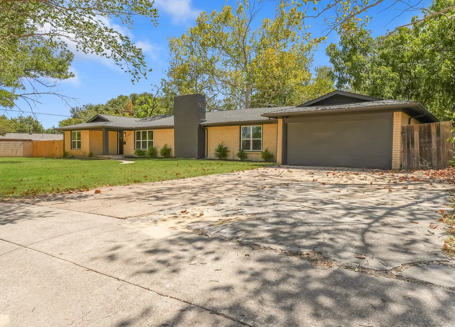 Single Family Residence For Sale in Tarrant County , 7320 Briley Drive, North Richland Hills, Texas 76180, 4 Bedroom, 3 Bathroom, 2 Garage spaces, 2,710 Sqft, built in 1954, mls#21364495, Real Estate Agent in North Richland Hills, Homes For Sale in Tarrant county, Homes For Sale in North Richland Hills, Realtor in North Richland Hills Texas, Real Estate Brokerage Independent Realty Texas, Luminita Cordes Realtor