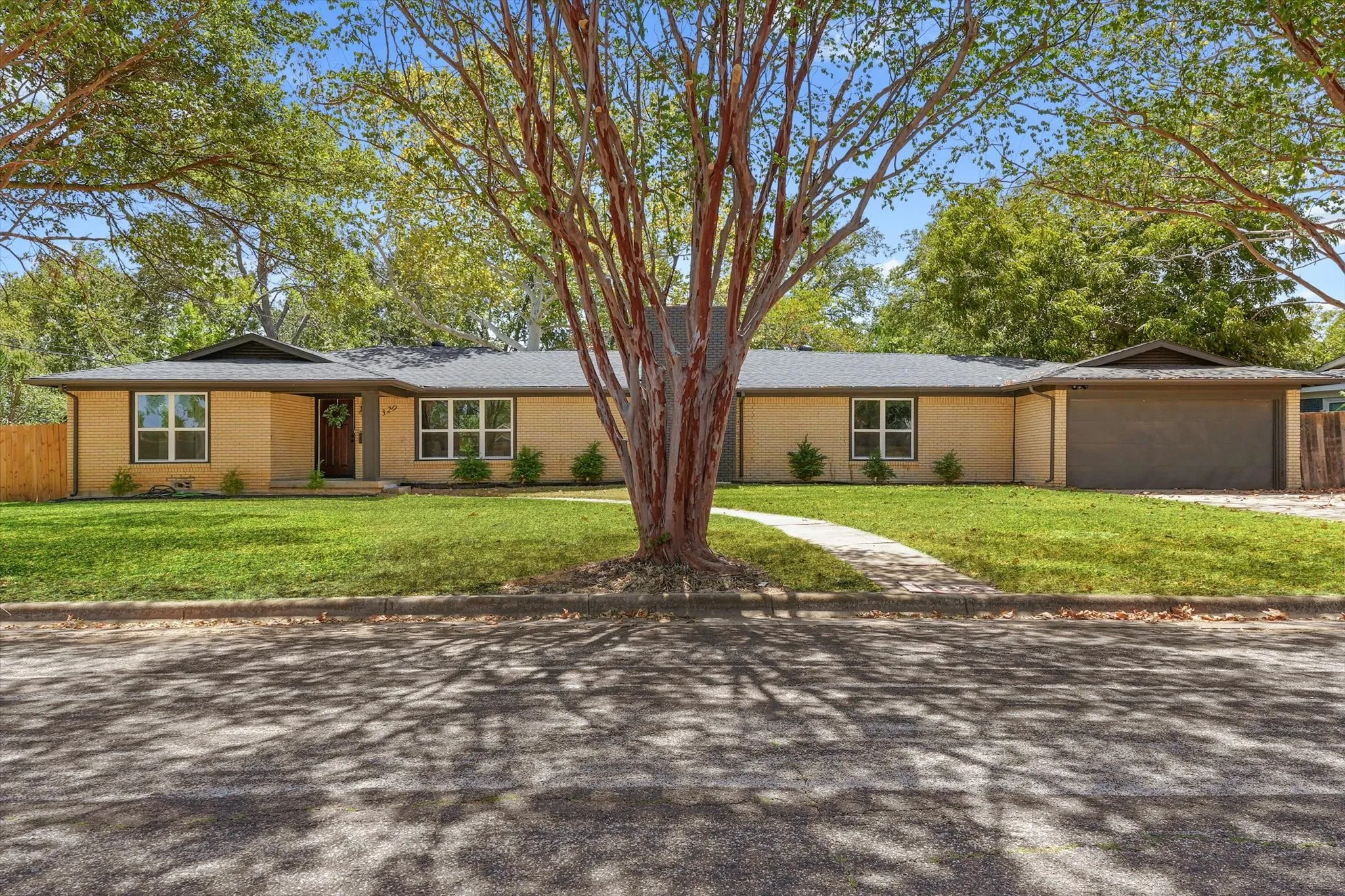 Single Family Residence For Sale in Tarrant County , 7320 Briley Drive, North Richland Hills, Texas 76180, 4 Bedroom, 3 Bathroom, 2 Garage spaces, 2,710 Sqft, built in 1954, mls#21364495, Real Estate Agent in North Richland Hills, Homes For Sale in Tarrant county, Homes For Sale in North Richland Hills, Realtor in North Richland Hills Texas, Real Estate Brokerage Independent Realty Texas, Luminita Cordes Realtor