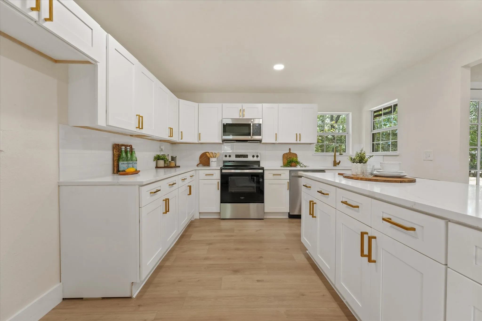 Single Family Residence For Sale in Tarrant County , 7320 Briley Drive, North Richland Hills, Texas 76180, 4 Bedroom, 3 Bathroom, 2 Garage spaces, 2,710 Sqft, built in 1954, mls#21364495, Real Estate Agent in North Richland Hills, Homes For Sale in Tarrant county, Homes For Sale in North Richland Hills, Realtor in North Richland Hills Texas, Real Estate Brokerage Independent Realty Texas, Luminita Cordes Realtor