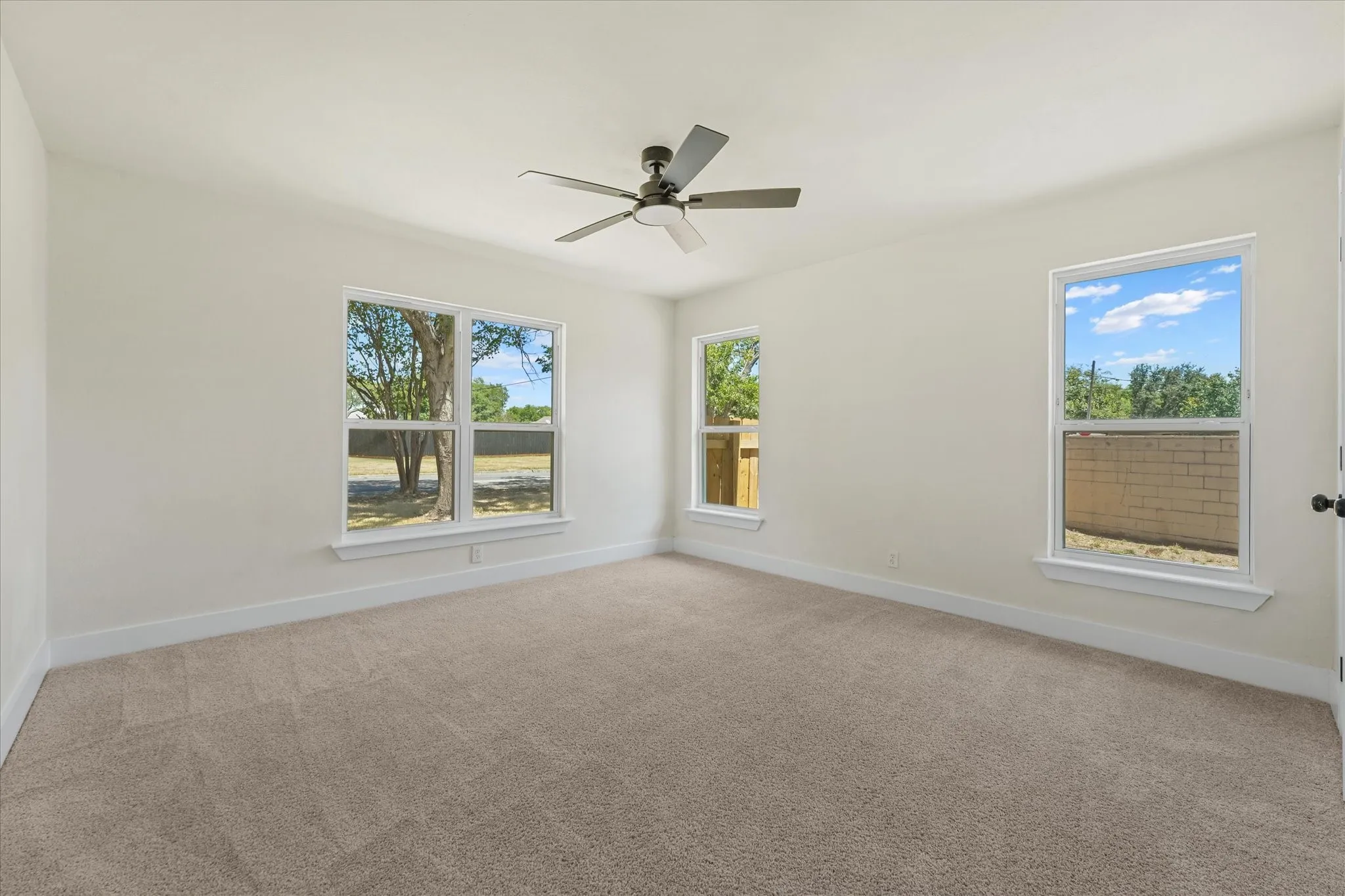 Single Family Residence For Sale in Tarrant County , 7320 Briley Drive, North Richland Hills, Texas 76180, 4 Bedroom, 3 Bathroom, 2 Garage spaces, 2,710 Sqft, built in 1954, mls#21364495, Real Estate Agent in North Richland Hills, Homes For Sale in Tarrant county, Homes For Sale in North Richland Hills, Realtor in North Richland Hills Texas, Real Estate Brokerage Independent Realty Texas, Luminita Cordes Realtor