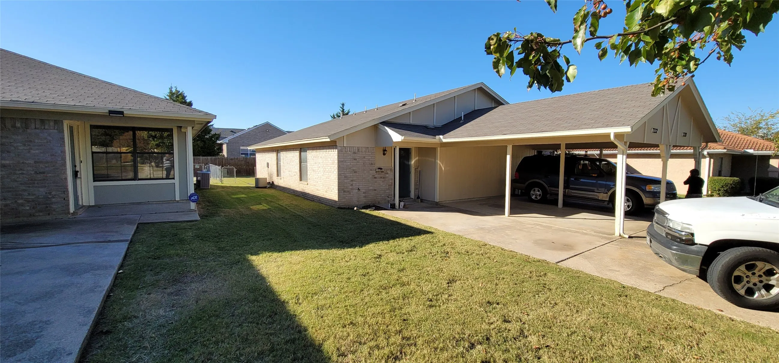 Duplex For Rent in Tarrant County , 7332 Nantucket Drive, Forest Hill, Texas 76140, 2 Bedroom, 2 Bathroom, Garage spaces, 1,026 Sqft, built in 1986, mls#21364592, Real Estate Agent in Forest Hill, Homes For Rent in Tarrant county, Homes For Rent in Forest Hill, Realtor in Forest Hill Texas, Real Estate Brokerage Independent Realty Texas, Luminita Cordes Realtor