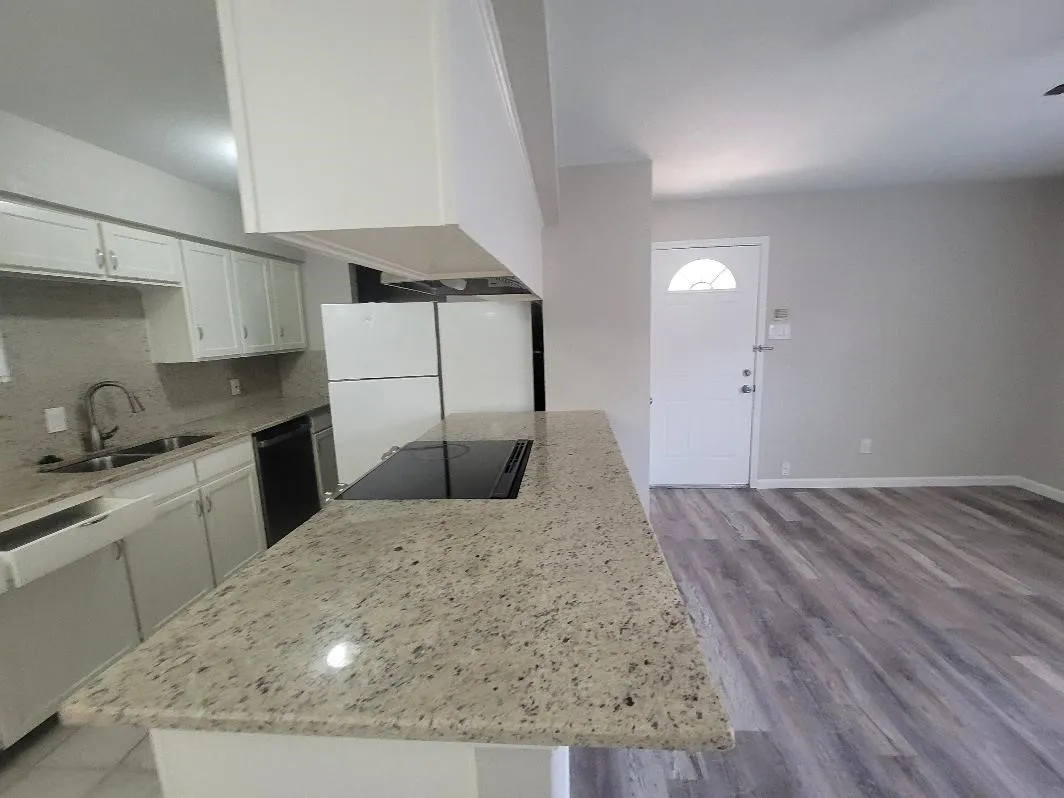 Duplex For Rent in Tarrant County , 7332 Nantucket Drive, Forest Hill, Texas 76140, 2 Bedroom, 2 Bathroom, Garage spaces, 1,026 Sqft, built in 1986, mls#21364592, Real Estate Agent in Forest Hill, Homes For Rent in Tarrant county, Homes For Rent in Forest Hill, Realtor in Forest Hill Texas, Real Estate Brokerage Independent Realty Texas, Luminita Cordes Realtor