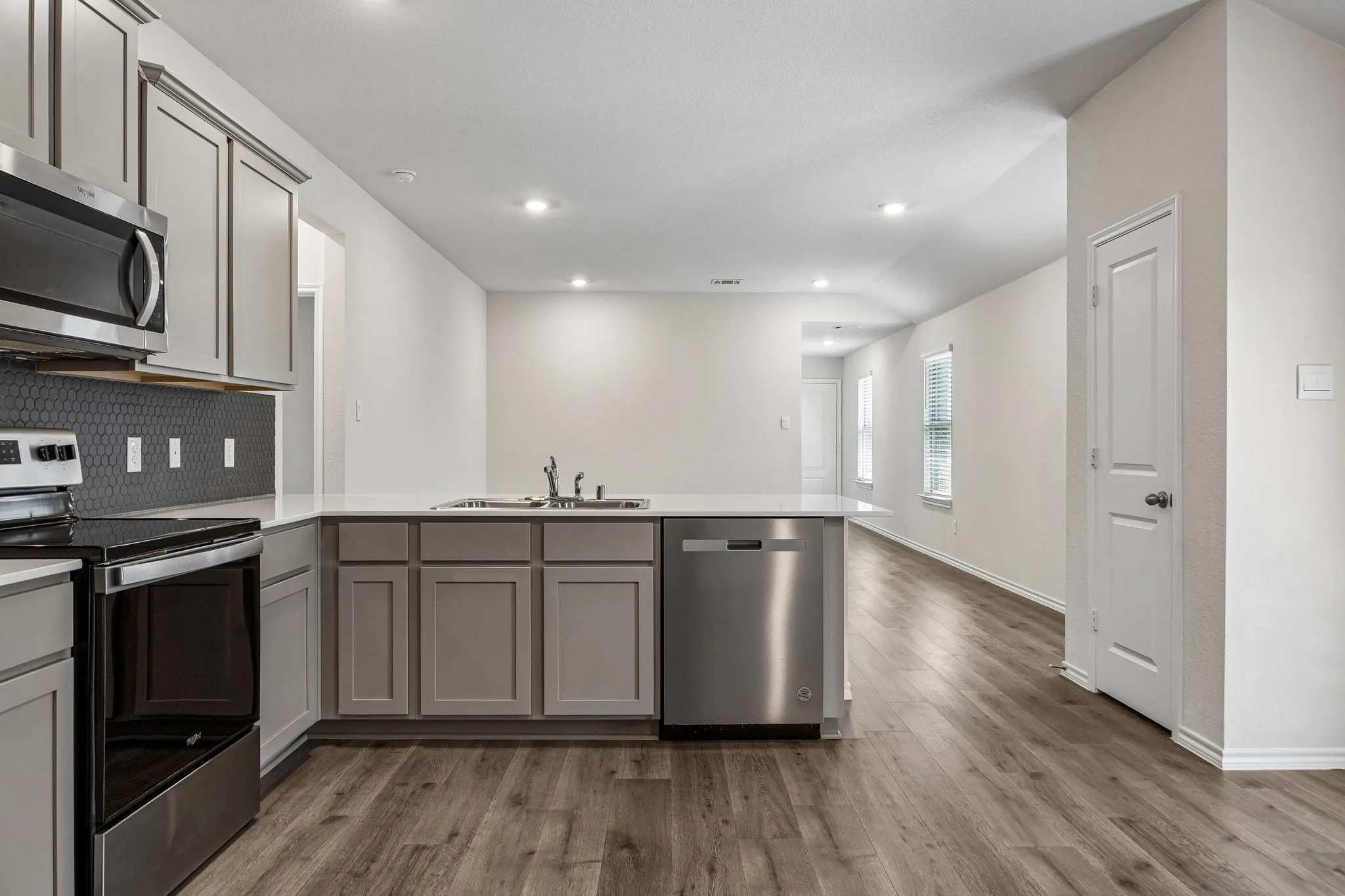 Single Family Residence For Sale in Kaufman County , 1140 Norias Drive, Forney, Texas 75126, 3 Bedroom, 2 Bathroom, 2 Garage spaces, 1,518 Sqft, built in 2022, mls#21363123, Real Estate Agent in Forney, Homes For Sale in Kaufman county, Homes For Sale in Forney, Realtor in Forney Texas, Real Estate Brokerage Independent Realty Texas, Luminita Cordes Realtor