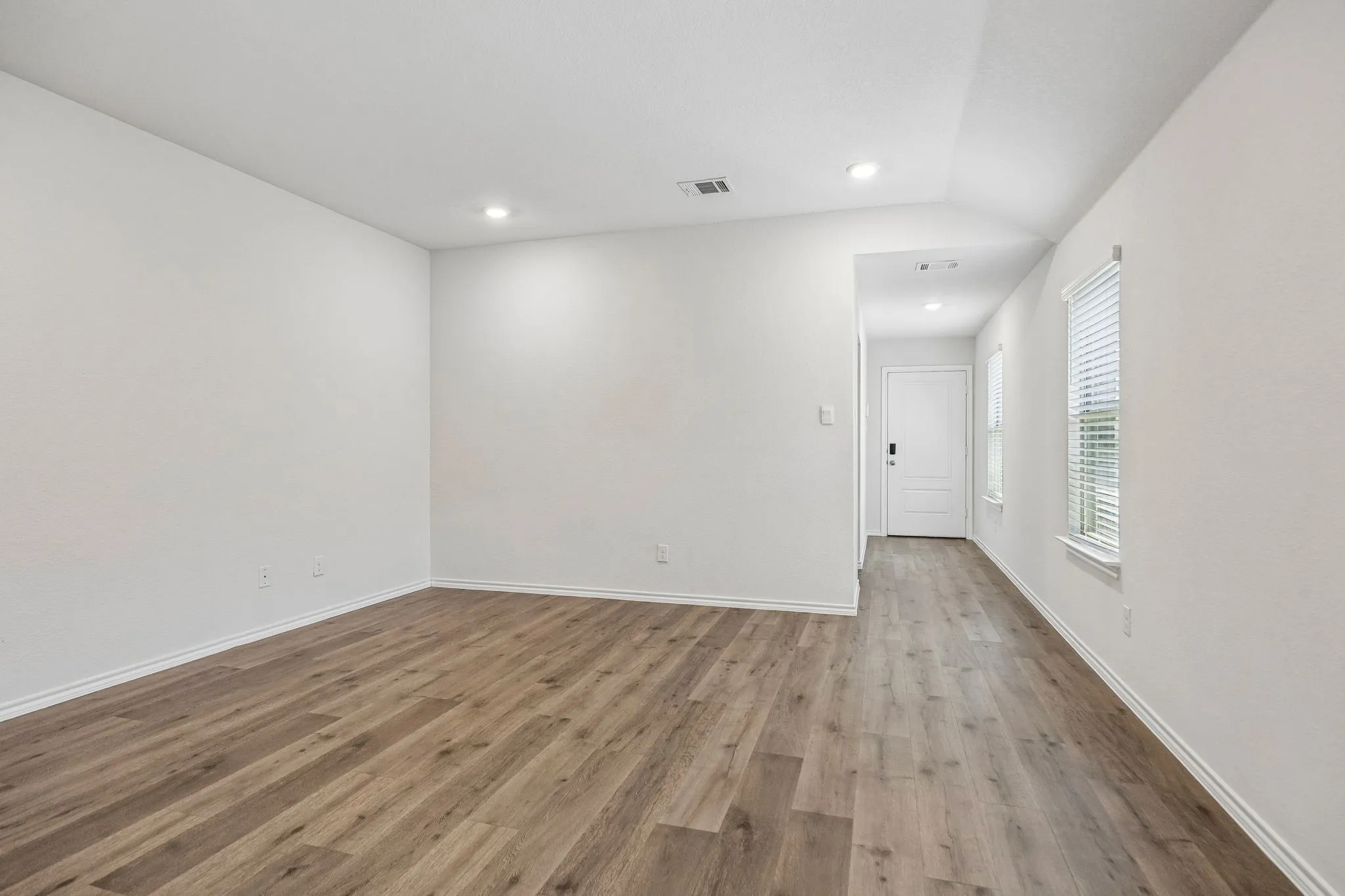 Single Family Residence For Sale in Kaufman County , 1140 Norias Drive, Forney, Texas 75126, 3 Bedroom, 2 Bathroom, 2 Garage spaces, 1,518 Sqft, built in 2022, mls#21363123, Real Estate Agent in Forney, Homes For Sale in Kaufman county, Homes For Sale in Forney, Realtor in Forney Texas, Real Estate Brokerage Independent Realty Texas, Luminita Cordes Realtor