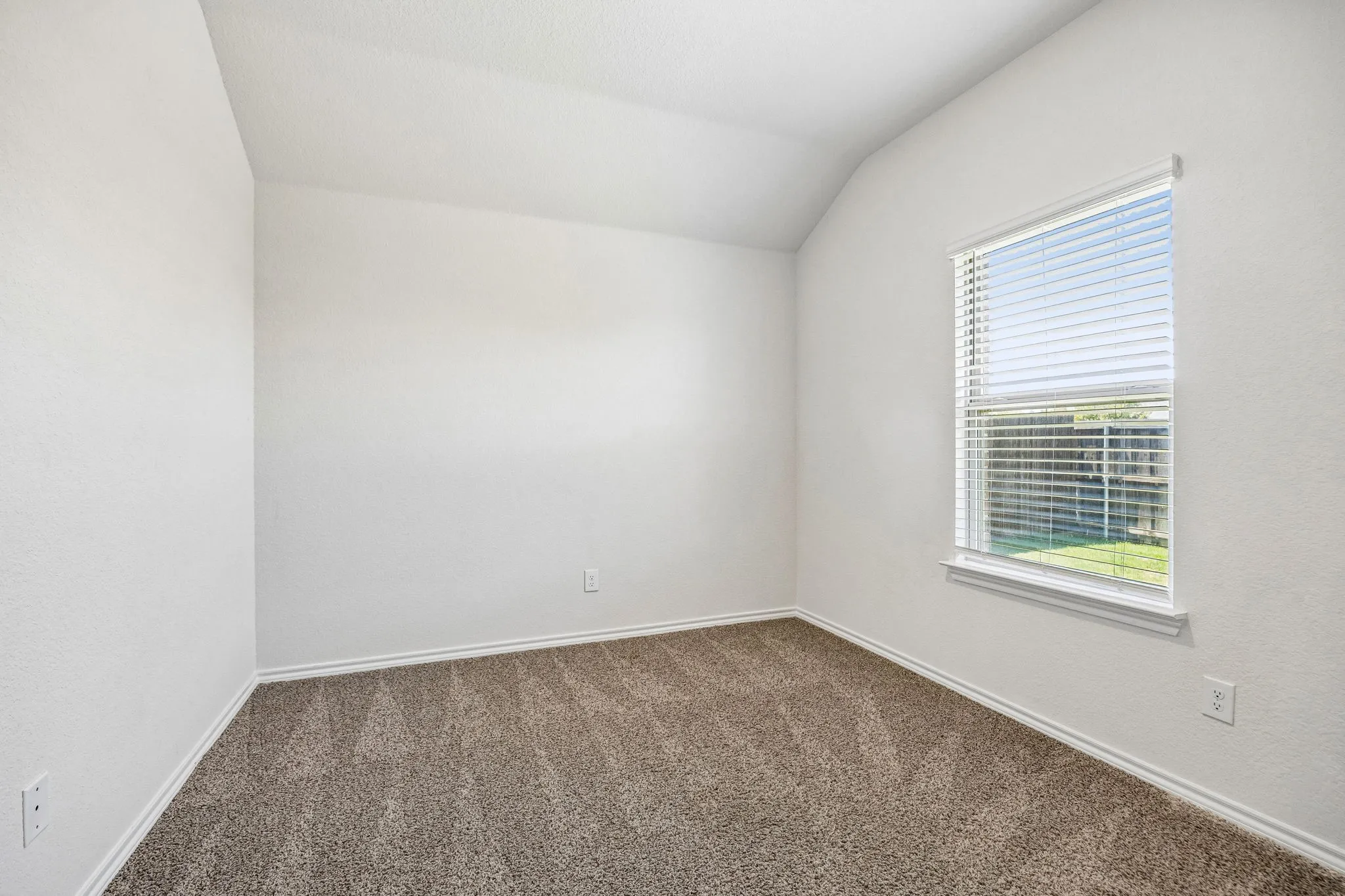 Single Family Residence For Sale in Kaufman County , 1140 Norias Drive, Forney, Texas 75126, 3 Bedroom, 2 Bathroom, 2 Garage spaces, 1,518 Sqft, built in 2022, mls#21363123, Real Estate Agent in Forney, Homes For Sale in Kaufman county, Homes For Sale in Forney, Realtor in Forney Texas, Real Estate Brokerage Independent Realty Texas, Luminita Cordes Realtor