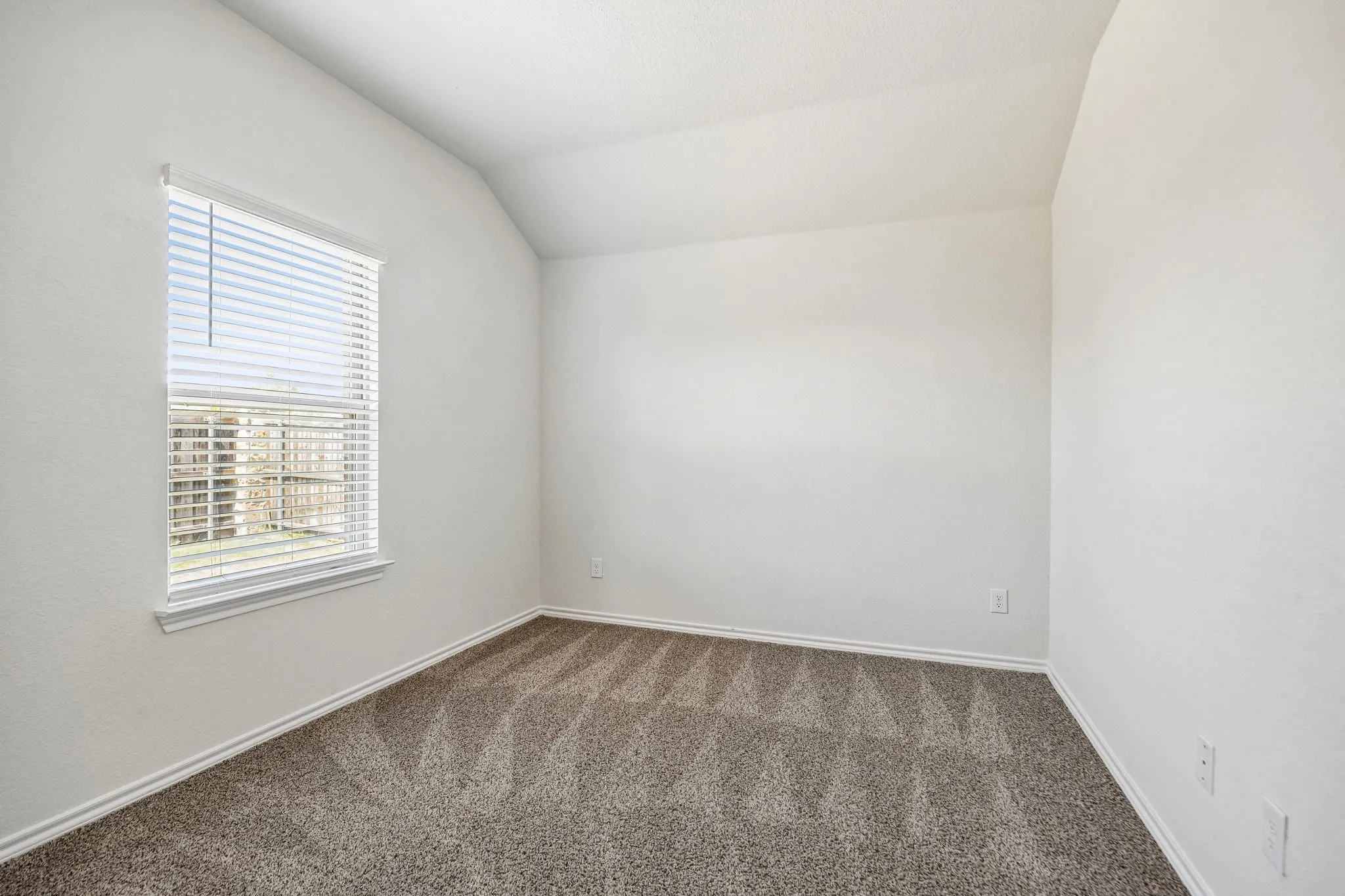 Single Family Residence For Sale in Kaufman County , 1140 Norias Drive, Forney, Texas 75126, 3 Bedroom, 2 Bathroom, 2 Garage spaces, 1,518 Sqft, built in 2022, mls#21363123, Real Estate Agent in Forney, Homes For Sale in Kaufman county, Homes For Sale in Forney, Realtor in Forney Texas, Real Estate Brokerage Independent Realty Texas, Luminita Cordes Realtor