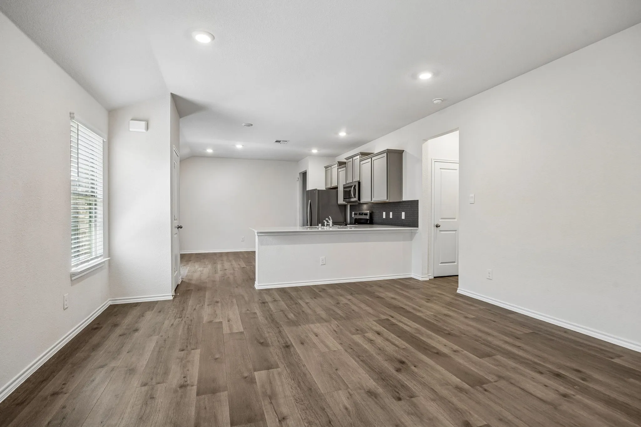 Single Family Residence For Sale in Kaufman County , 1140 Norias Drive, Forney, Texas 75126, 3 Bedroom, 2 Bathroom, 2 Garage spaces, 1,518 Sqft, built in 2022, mls#21363123, Real Estate Agent in Forney, Homes For Sale in Kaufman county, Homes For Sale in Forney, Realtor in Forney Texas, Real Estate Brokerage Independent Realty Texas, Luminita Cordes Realtor