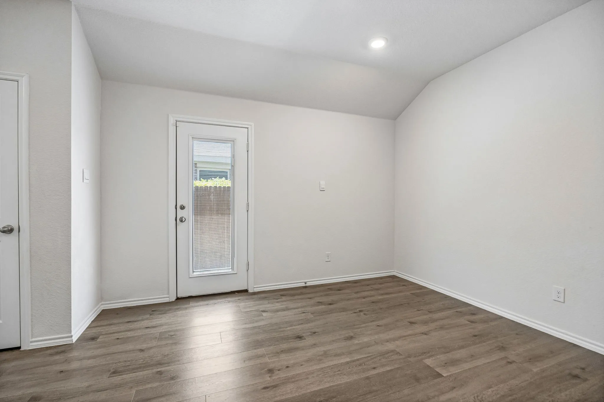 Single Family Residence For Sale in Kaufman County , 1140 Norias Drive, Forney, Texas 75126, 3 Bedroom, 2 Bathroom, 2 Garage spaces, 1,518 Sqft, built in 2022, mls#21363123, Real Estate Agent in Forney, Homes For Sale in Kaufman county, Homes For Sale in Forney, Realtor in Forney Texas, Real Estate Brokerage Independent Realty Texas, Luminita Cordes Realtor