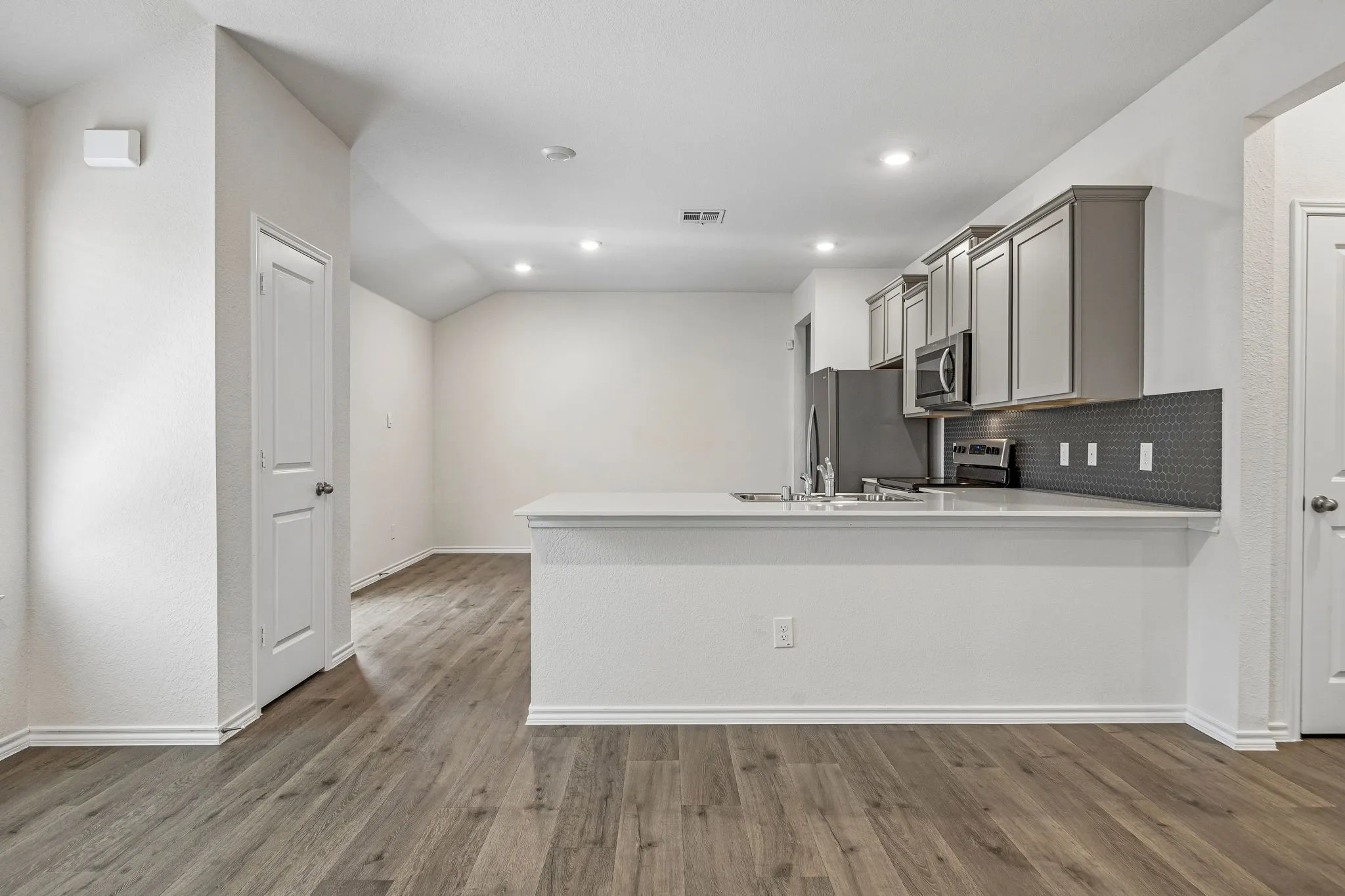 Single Family Residence For Sale in Kaufman County , 1140 Norias Drive, Forney, Texas 75126, 3 Bedroom, 2 Bathroom, 2 Garage spaces, 1,518 Sqft, built in 2022, mls#21363123, Real Estate Agent in Forney, Homes For Sale in Kaufman county, Homes For Sale in Forney, Realtor in Forney Texas, Real Estate Brokerage Independent Realty Texas, Luminita Cordes Realtor