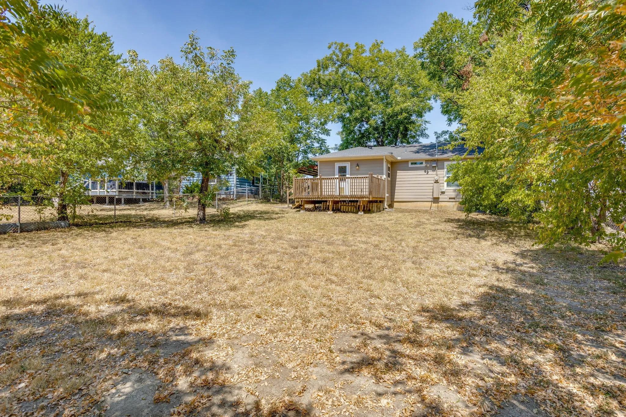 Single Family Residence For Sale in Johnson County , 128 Tarrant Avenue, Burleson, Texas 76028, 2 Bedroom, 1 Bathroom, Garage spaces, 1,000 Sqft, built in 1958, mls#21363213, Real Estate Agent in Burleson, Homes For Sale in Johnson county, Homes For Sale in Burleson, Realtor in Burleson Texas, Real Estate Brokerage Independent Realty Texas, Luminita Cordes Realtor