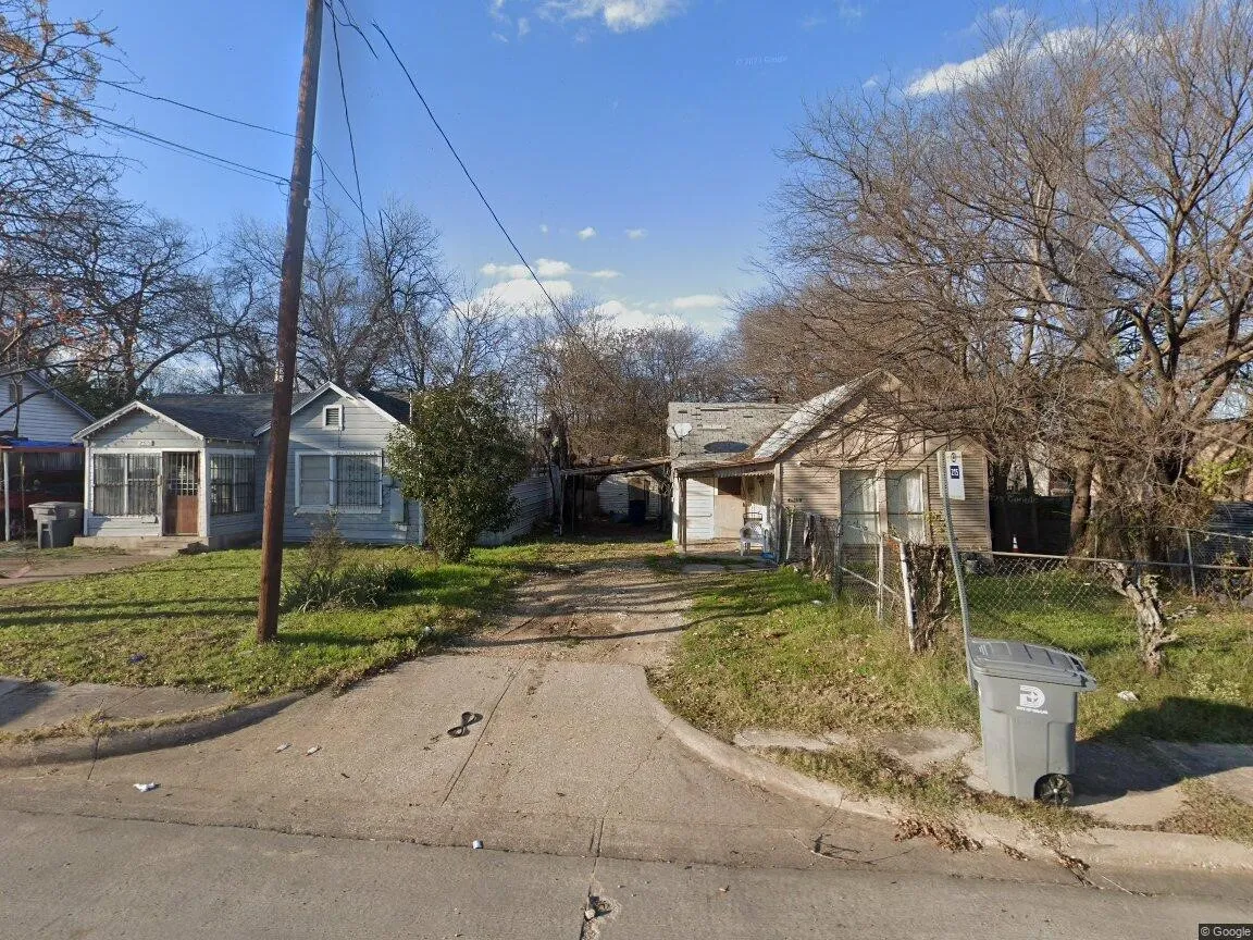 Single Family Residence For Sale in Dallas County , 2519 Morrell Avenue, Dallas, Texas 75203, 2 Bedroom, 1 Bathroom, Garage spaces, 806 Sqft, built in 1920, mls#21364594, Real Estate Agent in Dallas, Homes For Sale in Dallas county, Homes For Sale in Dallas, Realtor in Dallas Texas, Real Estate Brokerage Independent Realty Texas, Luminita Cordes Realtor