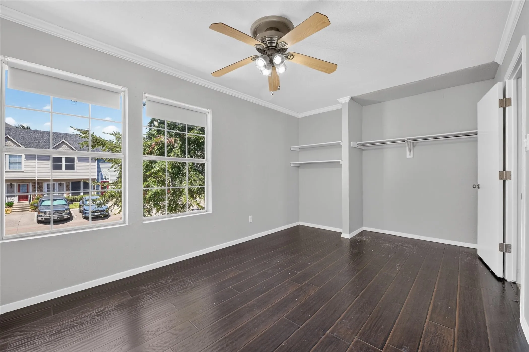 Townhouse For Rent in Tarrant County , 43 Abbey Road, Euless, Texas 76039, 2 Bedroom, 2 Bathroom, Garage spaces, 1,120 Sqft, built in 1980, mls#21364447, Real Estate Agent in Euless, Homes For Rent in Tarrant county, Homes For Rent in Euless, Realtor in Euless Texas, Real Estate Brokerage Independent Realty Texas, Luminita Cordes Realtor