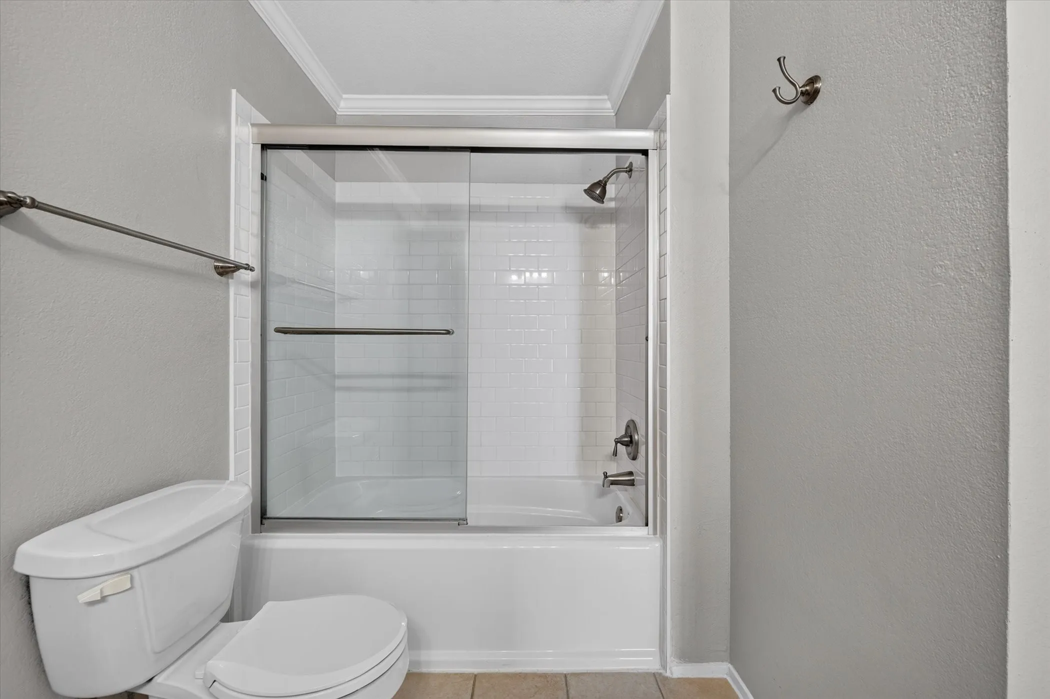 Townhouse For Rent in Tarrant County , 43 Abbey Road, Euless, Texas 76039, 2 Bedroom, 2 Bathroom, Garage spaces, 1,120 Sqft, built in 1980, mls#21364447, Real Estate Agent in Euless, Homes For Rent in Tarrant county, Homes For Rent in Euless, Realtor in Euless Texas, Real Estate Brokerage Independent Realty Texas, Luminita Cordes Realtor