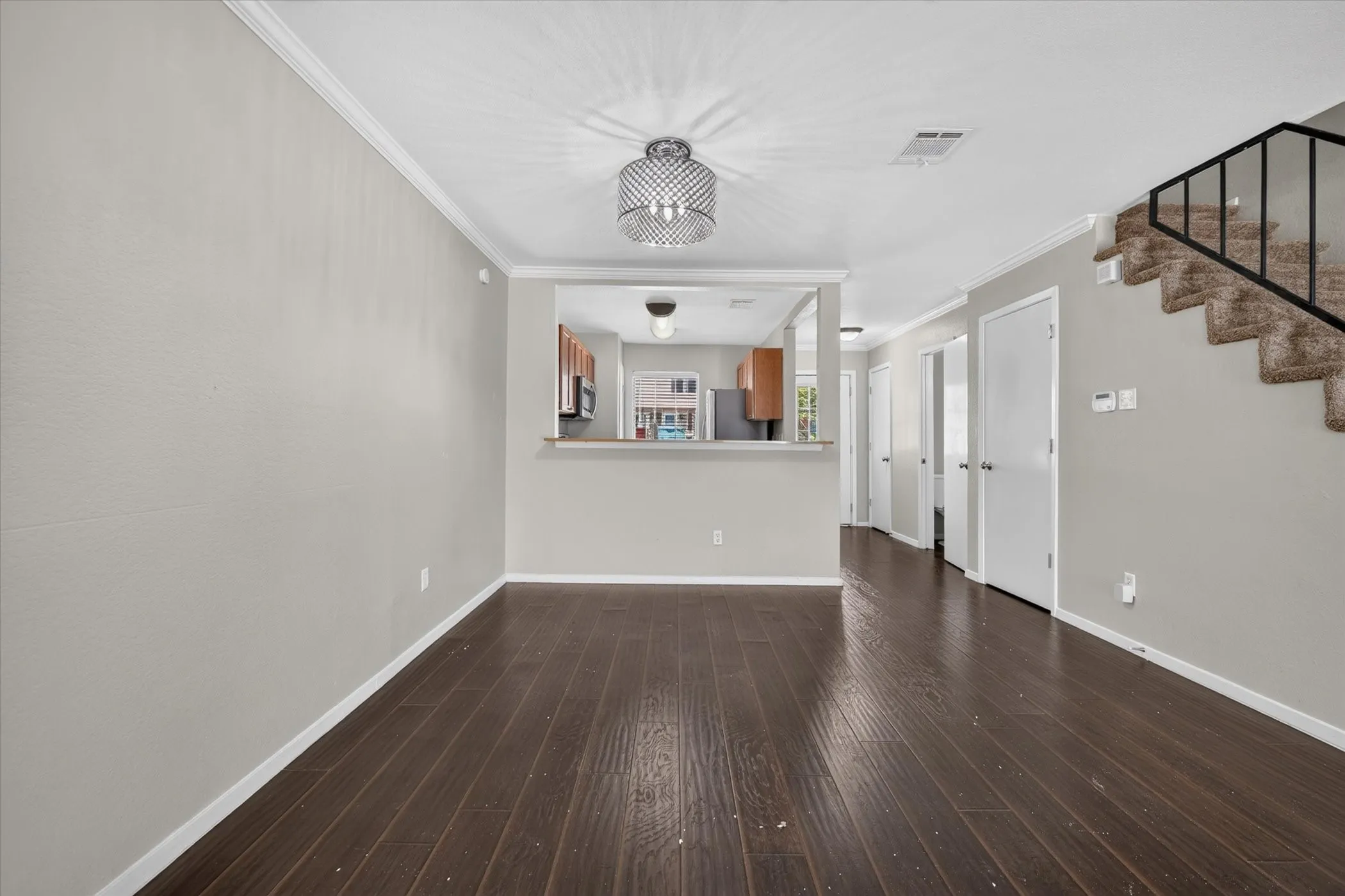 Townhouse For Rent in Tarrant County , 43 Abbey Road, Euless, Texas 76039, 2 Bedroom, 2 Bathroom, Garage spaces, 1,120 Sqft, built in 1980, mls#21364447, Real Estate Agent in Euless, Homes For Rent in Tarrant county, Homes For Rent in Euless, Realtor in Euless Texas, Real Estate Brokerage Independent Realty Texas, Luminita Cordes Realtor