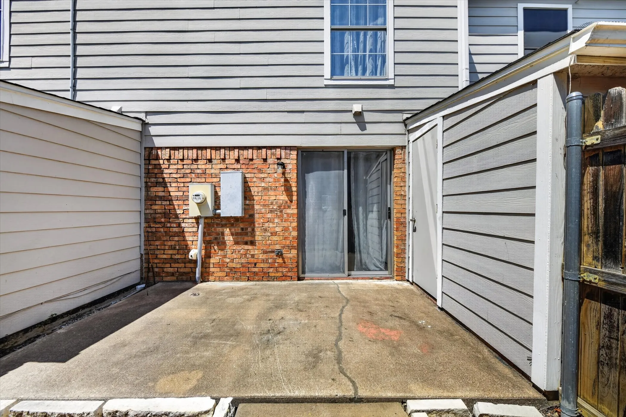 Townhouse For Rent in Tarrant County , 43 Abbey Road, Euless, Texas 76039, 2 Bedroom, 2 Bathroom, Garage spaces, 1,120 Sqft, built in 1980, mls#21364447, Real Estate Agent in Euless, Homes For Rent in Tarrant county, Homes For Rent in Euless, Realtor in Euless Texas, Real Estate Brokerage Independent Realty Texas, Luminita Cordes Realtor