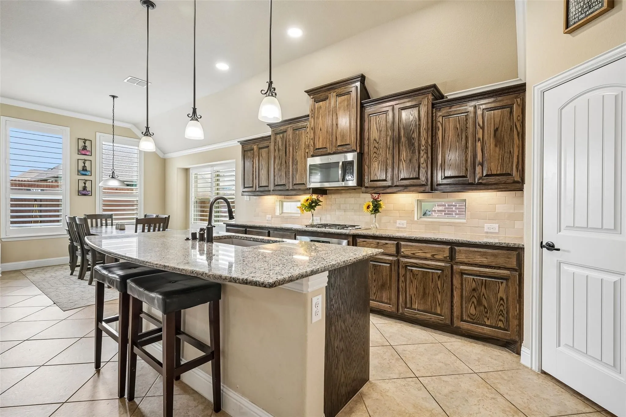 Single Family Residence For Sale in Collin County , 9655 Corinth Lane, Frisco, Texas 75035, 3 Bedroom, 2 Bathroom, 3 Garage spaces, 2,181 Sqft, built in 2015, mls#21364300, Real Estate Agent in Frisco, Homes For Sale in Collin county, Homes For Sale in Frisco, Realtor in Frisco Texas, Real Estate Brokerage Independent Realty Texas, Luminita Cordes Realtor