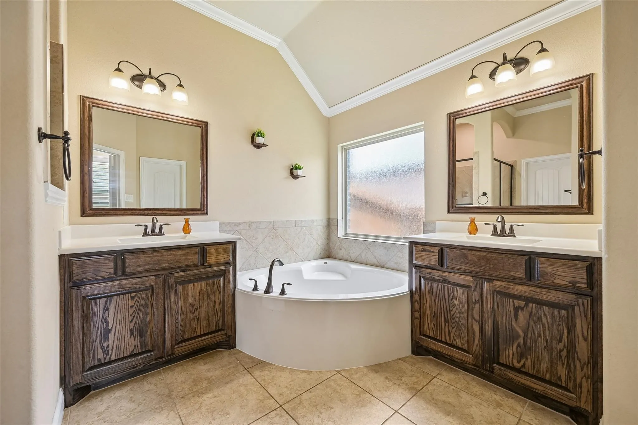 Single Family Residence For Sale in Collin County , 9655 Corinth Lane, Frisco, Texas 75035, 3 Bedroom, 2 Bathroom, 3 Garage spaces, 2,181 Sqft, built in 2015, mls#21364300, Real Estate Agent in Frisco, Homes For Sale in Collin county, Homes For Sale in Frisco, Realtor in Frisco Texas, Real Estate Brokerage Independent Realty Texas, Luminita Cordes Realtor