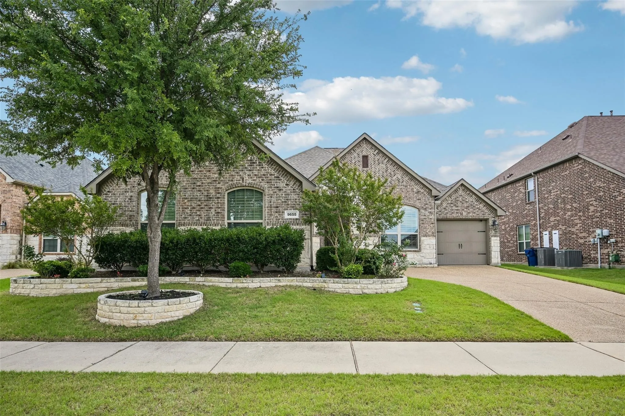 Single Family Residence For Sale in Collin County , 9655 Corinth Lane, Frisco, Texas 75035, 3 Bedroom, 2 Bathroom, 3 Garage spaces, 2,181 Sqft, built in 2015, mls#21364300, Real Estate Agent in Frisco, Homes For Sale in Collin county, Homes For Sale in Frisco, Realtor in Frisco Texas, Real Estate Brokerage Independent Realty Texas, Luminita Cordes Realtor