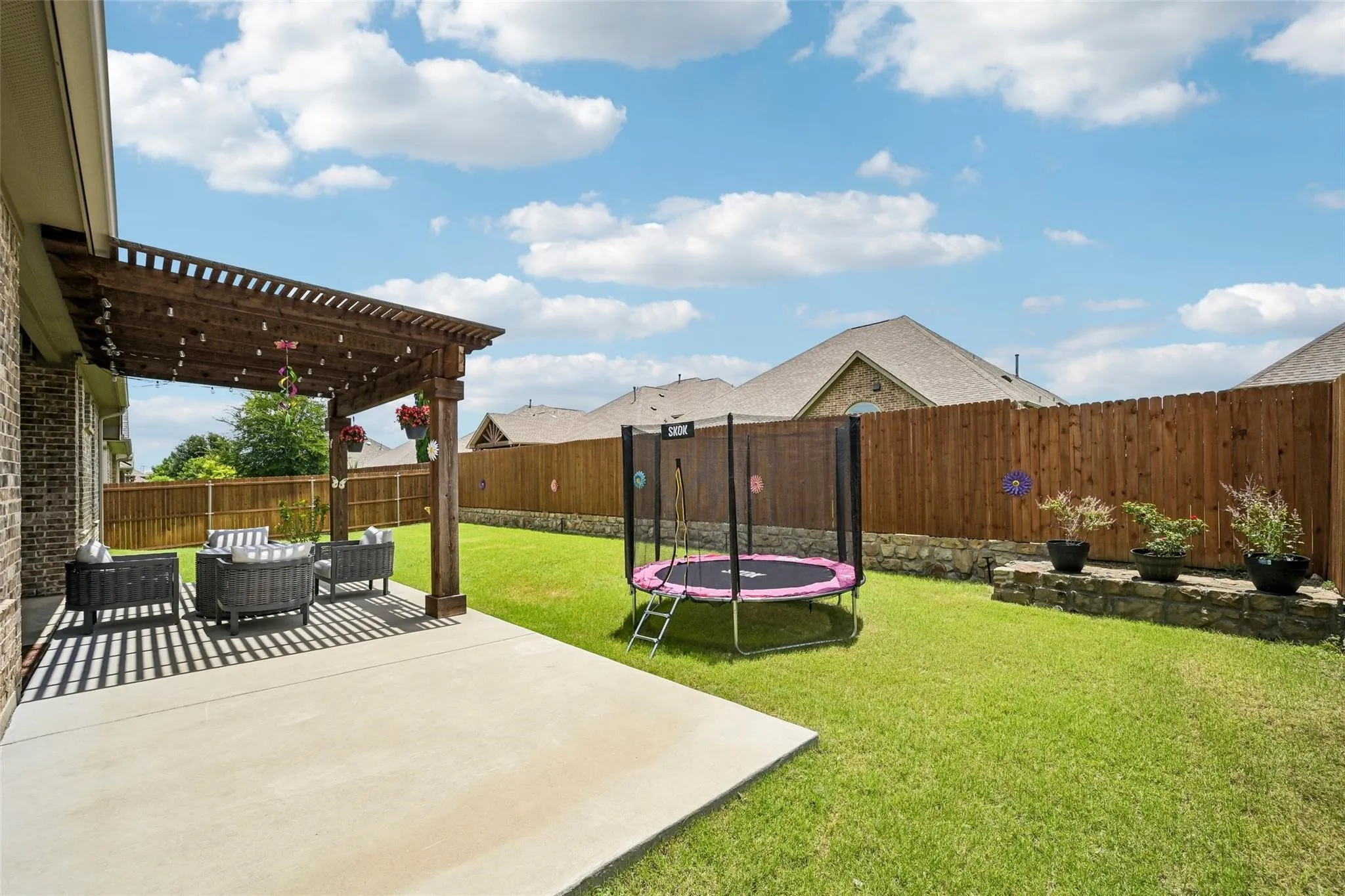 Single Family Residence For Sale in Collin County , 9655 Corinth Lane, Frisco, Texas 75035, 3 Bedroom, 2 Bathroom, 3 Garage spaces, 2,181 Sqft, built in 2015, mls#21364300, Real Estate Agent in Frisco, Homes For Sale in Collin county, Homes For Sale in Frisco, Realtor in Frisco Texas, Real Estate Brokerage Independent Realty Texas, Luminita Cordes Realtor