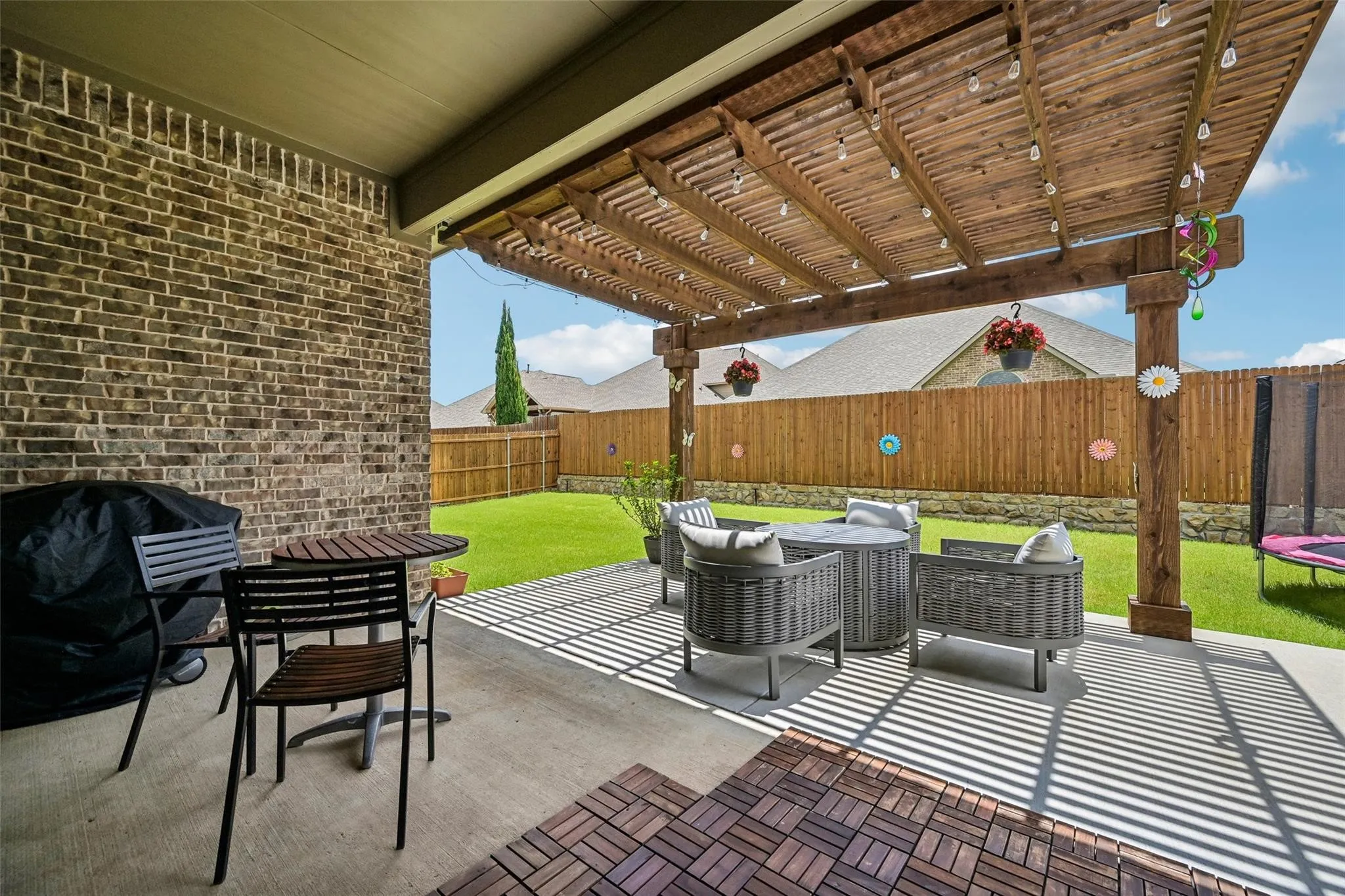 Single Family Residence For Sale in Collin County , 9655 Corinth Lane, Frisco, Texas 75035, 3 Bedroom, 2 Bathroom, 3 Garage spaces, 2,181 Sqft, built in 2015, mls#21364300, Real Estate Agent in Frisco, Homes For Sale in Collin county, Homes For Sale in Frisco, Realtor in Frisco Texas, Real Estate Brokerage Independent Realty Texas, Luminita Cordes Realtor