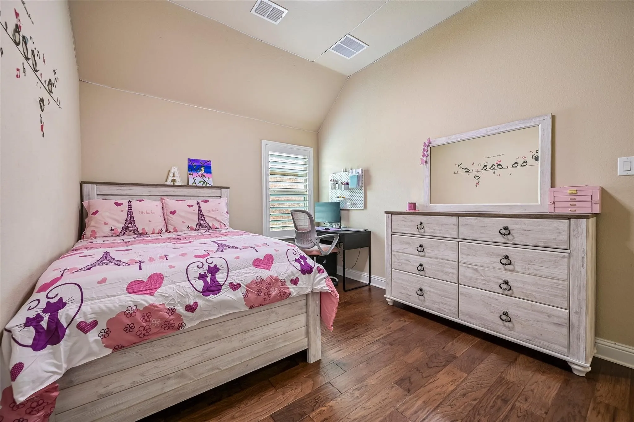 Single Family Residence For Sale in Collin County , 9655 Corinth Lane, Frisco, Texas 75035, 3 Bedroom, 2 Bathroom, 3 Garage spaces, 2,181 Sqft, built in 2015, mls#21364300, Real Estate Agent in Frisco, Homes For Sale in Collin county, Homes For Sale in Frisco, Realtor in Frisco Texas, Real Estate Brokerage Independent Realty Texas, Luminita Cordes Realtor