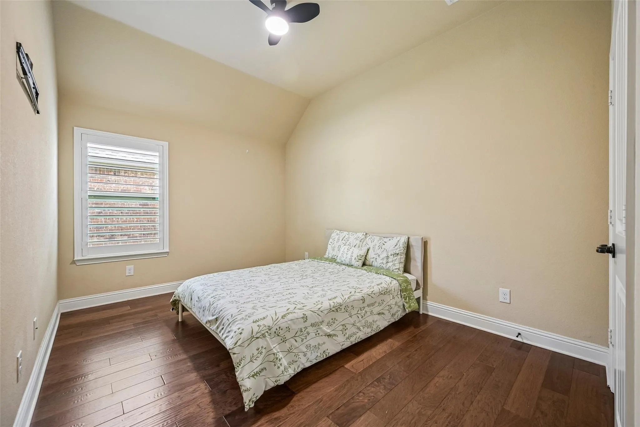 Single Family Residence For Sale in Collin County , 9655 Corinth Lane, Frisco, Texas 75035, 3 Bedroom, 2 Bathroom, 3 Garage spaces, 2,181 Sqft, built in 2015, mls#21364300, Real Estate Agent in Frisco, Homes For Sale in Collin county, Homes For Sale in Frisco, Realtor in Frisco Texas, Real Estate Brokerage Independent Realty Texas, Luminita Cordes Realtor