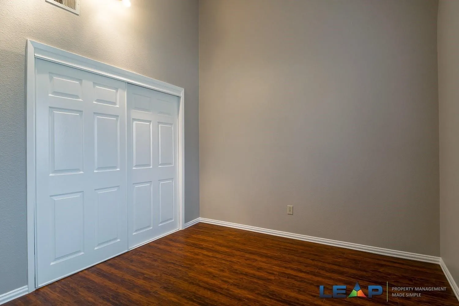Duplex For Rent in Denton County , 565 Hunters Glen Street, Lewisville, Texas 75067, 2 Bedroom, 2 Bathroom, Garage spaces, 1,112 Sqft, built in 1983, Price $1,850, mls#21364611, Real Estate Agent in Lewisville, Homes For Rent in Denton county, Homes For Rent in Lewisville, Realtor in Lewisville Texas, Real Estate Brokerage Independent Realty Texas, Luminita Cordes Realtor