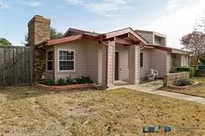 Duplex For Rent in Denton County , 565 Hunters Glen Street, Lewisville, Texas 75067, 2 Bedroom, 2 Bathroom, Garage spaces, 1,112 Sqft, built in 1983, Price $1,850, mls#21364611, Real Estate Agent in Lewisville, Homes For Rent in Denton county, Homes For Rent in Lewisville, Realtor in Lewisville Texas, Real Estate Brokerage Independent Realty Texas, Luminita Cordes Realtor