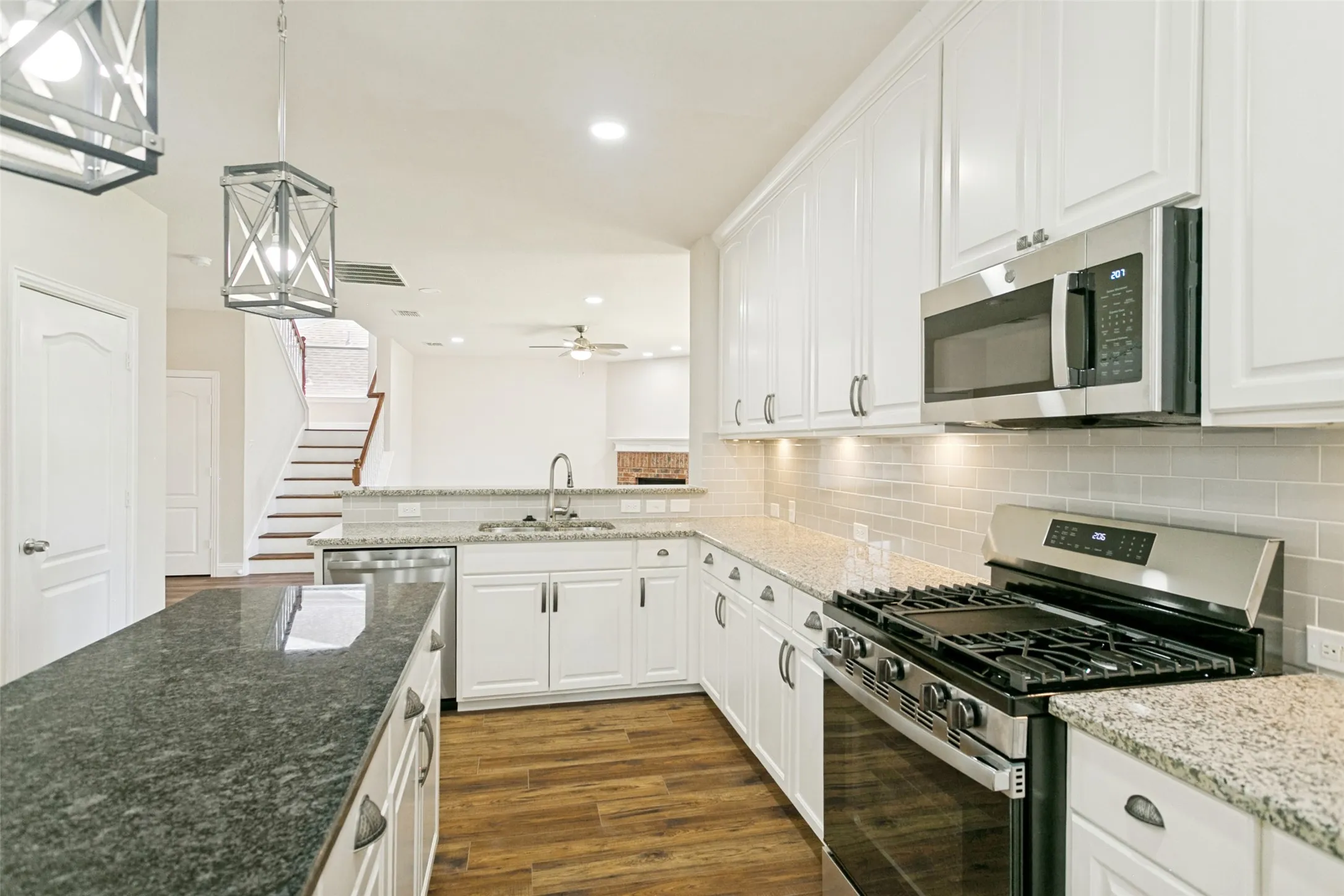 Single Family Residence For Sale in Collin County , 1611 Branch Creek Drive, Allen, Texas 75002, 3 Bedroom, 3 Bathroom, 2 Garage spaces, 2,740 Sqft, built in 2003, mls#21364585, Real Estate Agent in Allen, Homes For Sale in Collin county, Homes For Sale in Allen, Realtor in Allen Texas, Real Estate Brokerage Independent Realty Texas, Luminita Cordes Realtor
