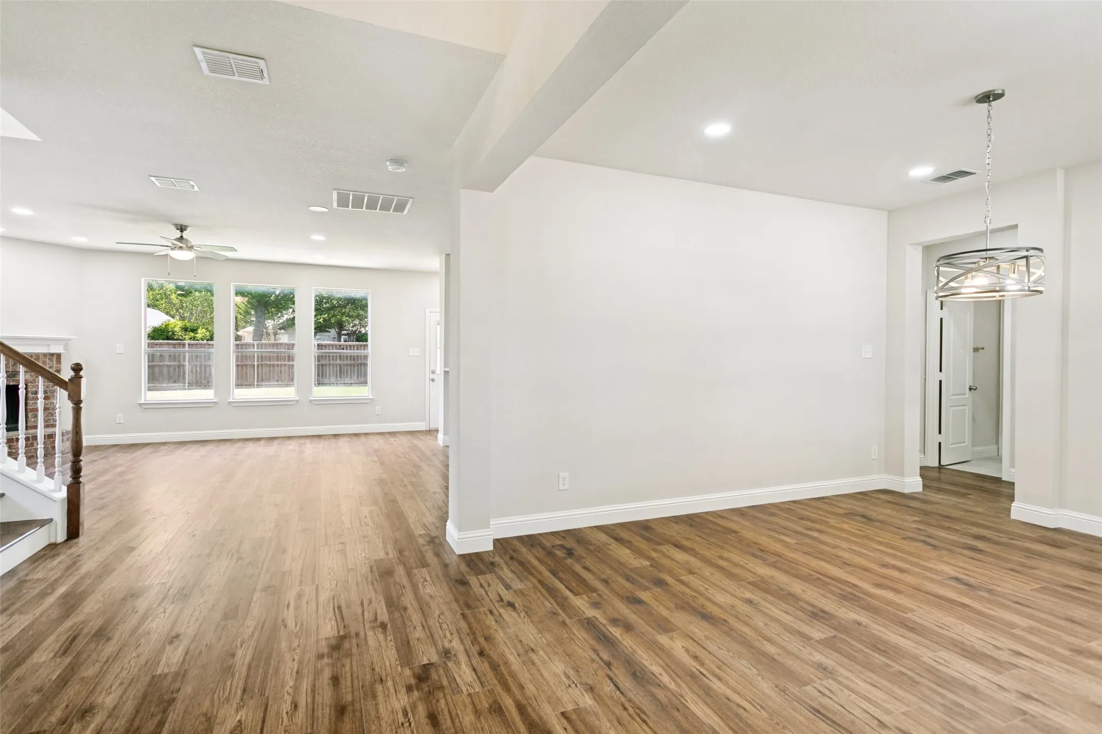 Single Family Residence For Sale in Collin County , 1611 Branch Creek Drive, Allen, Texas 75002, 3 Bedroom, 3 Bathroom, 2 Garage spaces, 2,740 Sqft, built in 2003, mls#21364585, Real Estate Agent in Allen, Homes For Sale in Collin county, Homes For Sale in Allen, Realtor in Allen Texas, Real Estate Brokerage Independent Realty Texas, Luminita Cordes Realtor