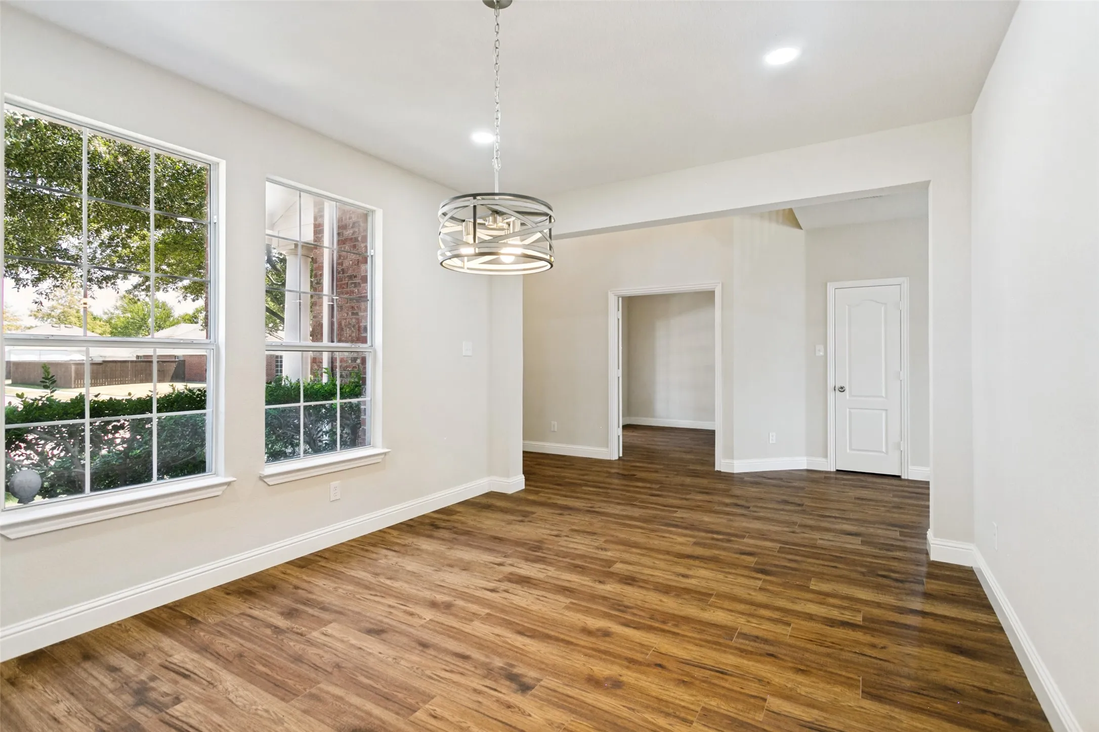 Single Family Residence For Sale in Collin County , 1611 Branch Creek Drive, Allen, Texas 75002, 3 Bedroom, 3 Bathroom, 2 Garage spaces, 2,740 Sqft, built in 2003, mls#21364585, Real Estate Agent in Allen, Homes For Sale in Collin county, Homes For Sale in Allen, Realtor in Allen Texas, Real Estate Brokerage Independent Realty Texas, Luminita Cordes Realtor
