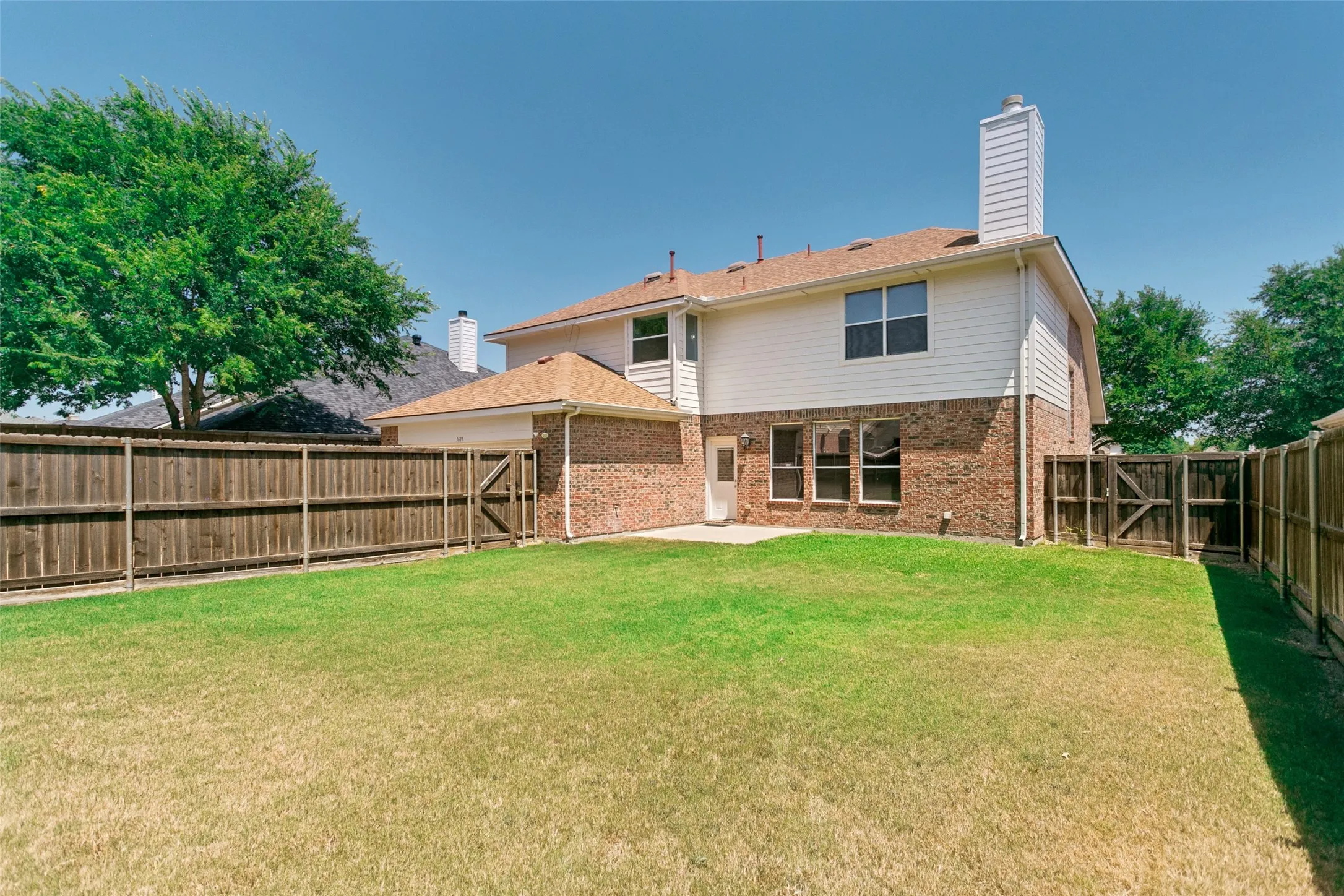 Single Family Residence For Sale in Collin County , 1611 Branch Creek Drive, Allen, Texas 75002, 3 Bedroom, 3 Bathroom, 2 Garage spaces, 2,740 Sqft, built in 2003, mls#21364585, Real Estate Agent in Allen, Homes For Sale in Collin county, Homes For Sale in Allen, Realtor in Allen Texas, Real Estate Brokerage Independent Realty Texas, Luminita Cordes Realtor