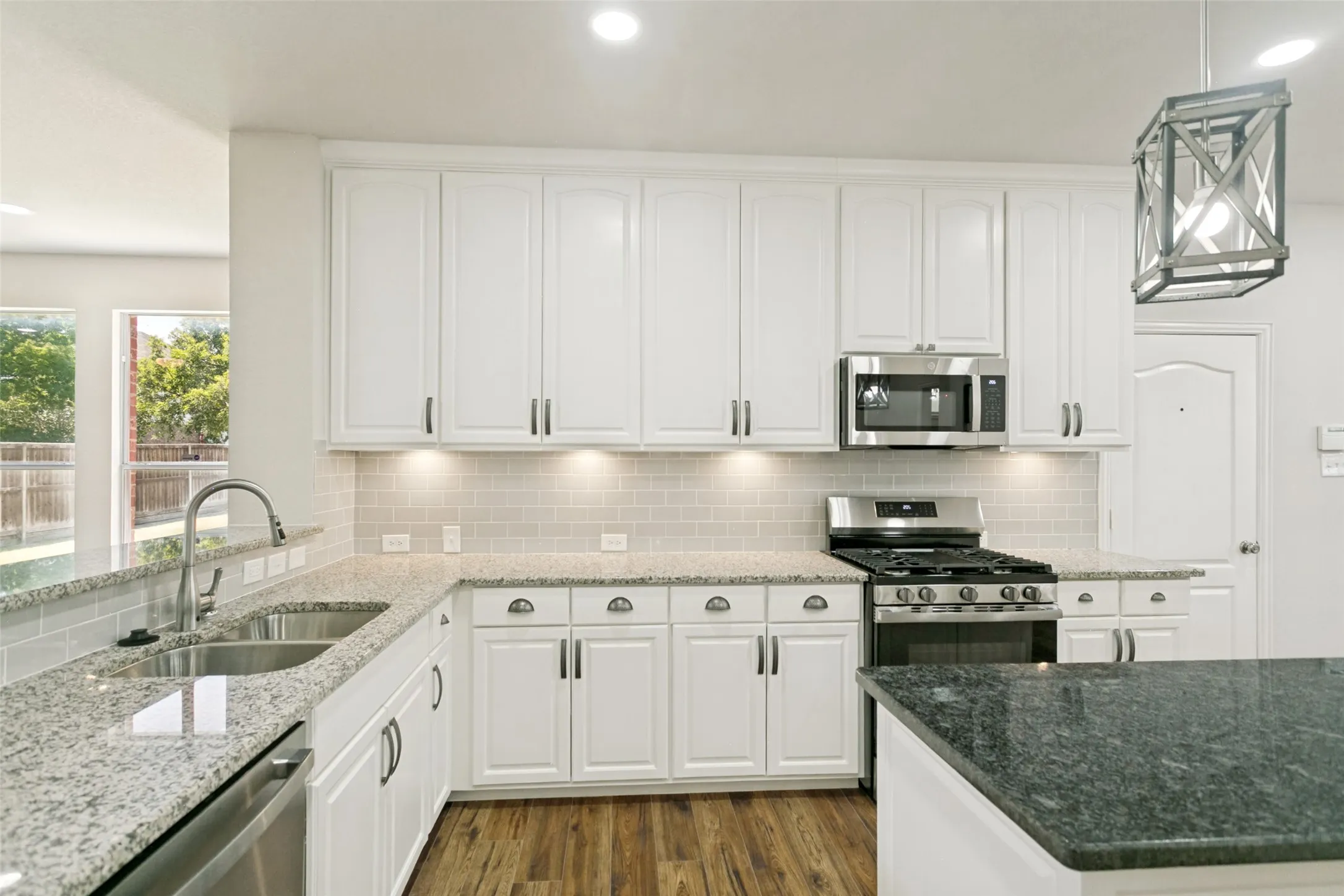 Single Family Residence For Sale in Collin County , 1611 Branch Creek Drive, Allen, Texas 75002, 3 Bedroom, 3 Bathroom, 2 Garage spaces, 2,740 Sqft, built in 2003, mls#21364585, Real Estate Agent in Allen, Homes For Sale in Collin county, Homes For Sale in Allen, Realtor in Allen Texas, Real Estate Brokerage Independent Realty Texas, Luminita Cordes Realtor