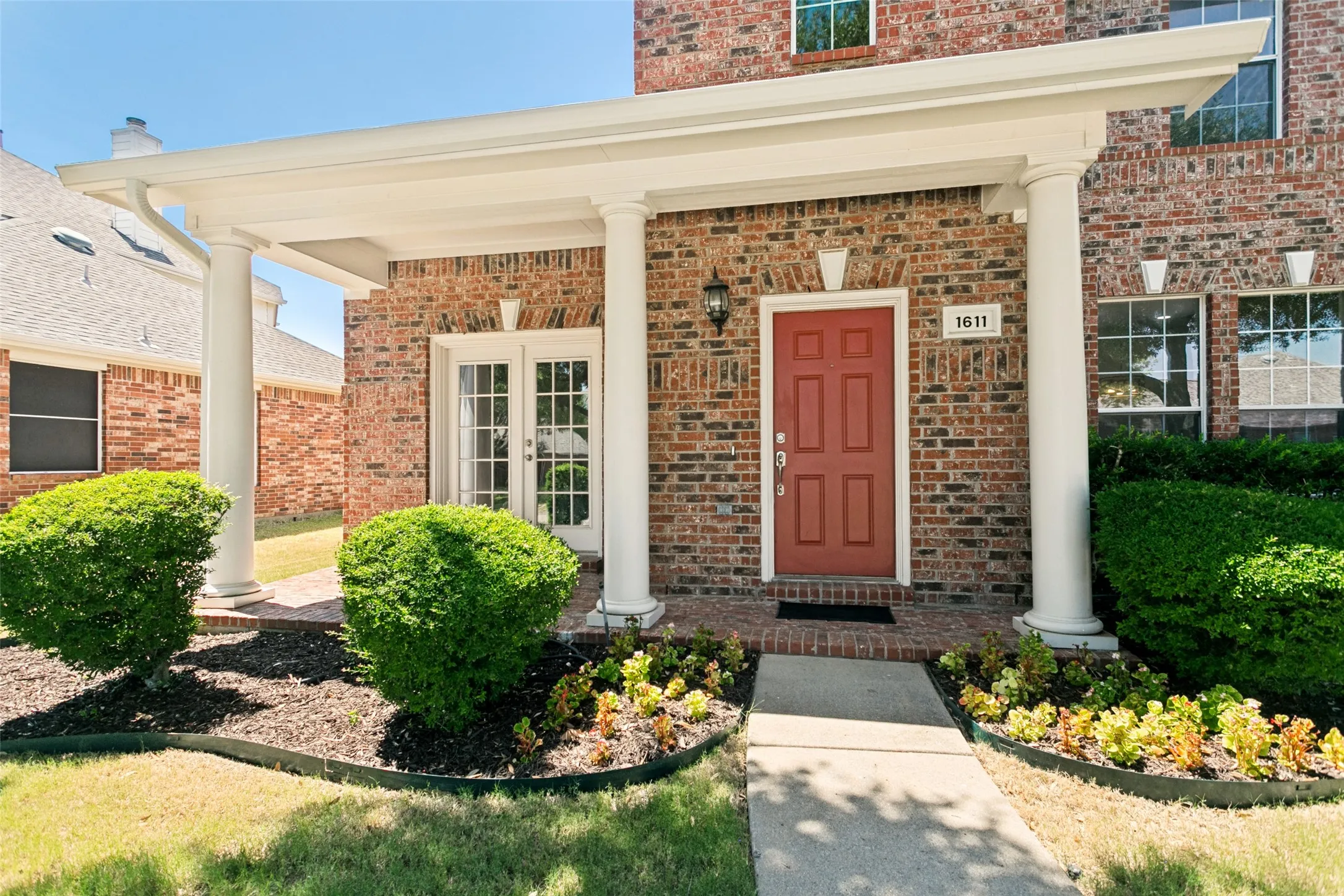 Single Family Residence For Sale in Collin County , 1611 Branch Creek Drive, Allen, Texas 75002, 3 Bedroom, 3 Bathroom, 2 Garage spaces, 2,740 Sqft, built in 2003, mls#21364585, Real Estate Agent in Allen, Homes For Sale in Collin county, Homes For Sale in Allen, Realtor in Allen Texas, Real Estate Brokerage Independent Realty Texas, Luminita Cordes Realtor