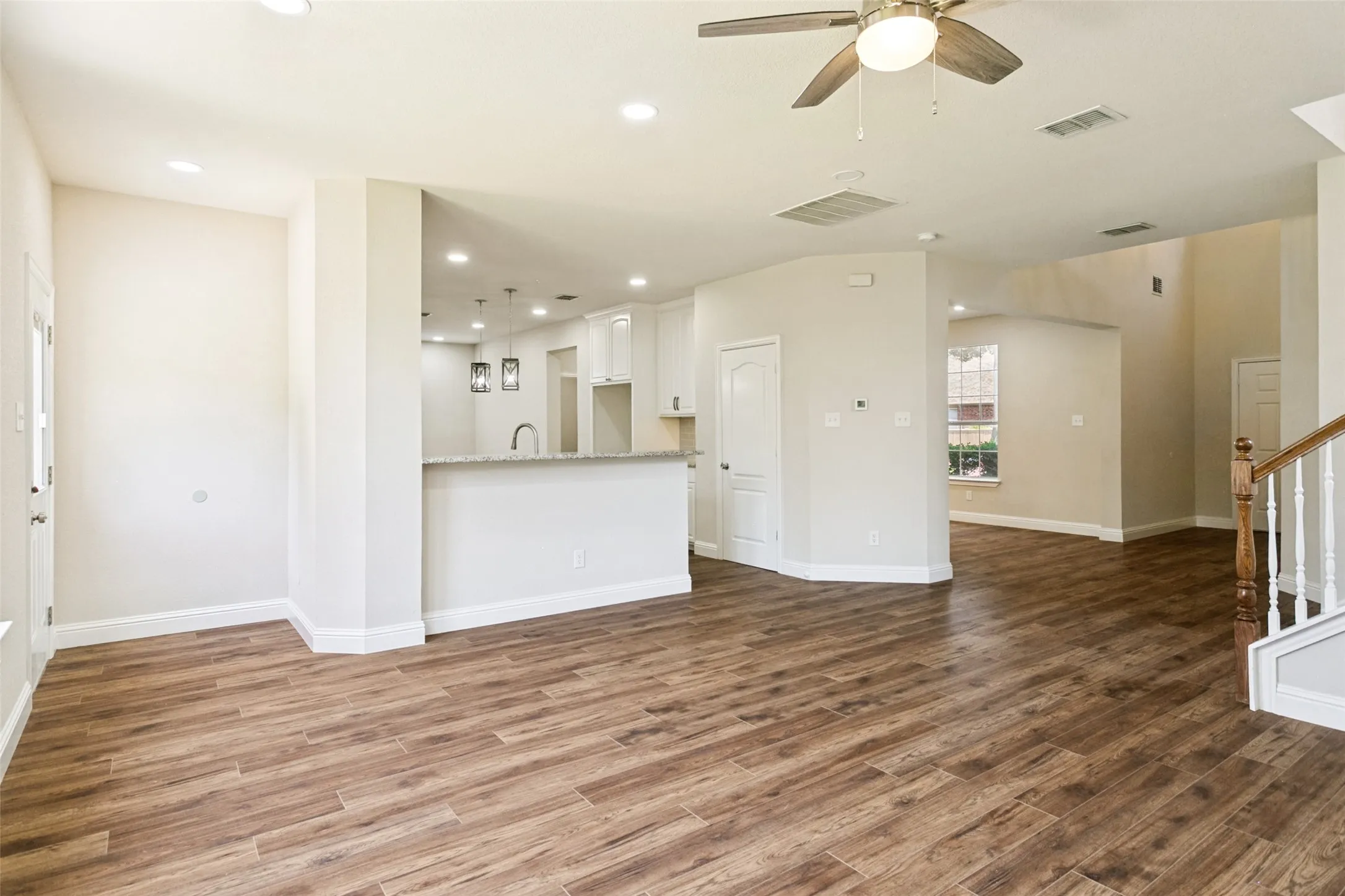 Single Family Residence For Sale in Collin County , 1611 Branch Creek Drive, Allen, Texas 75002, 3 Bedroom, 3 Bathroom, 2 Garage spaces, 2,740 Sqft, built in 2003, mls#21364585, Real Estate Agent in Allen, Homes For Sale in Collin county, Homes For Sale in Allen, Realtor in Allen Texas, Real Estate Brokerage Independent Realty Texas, Luminita Cordes Realtor