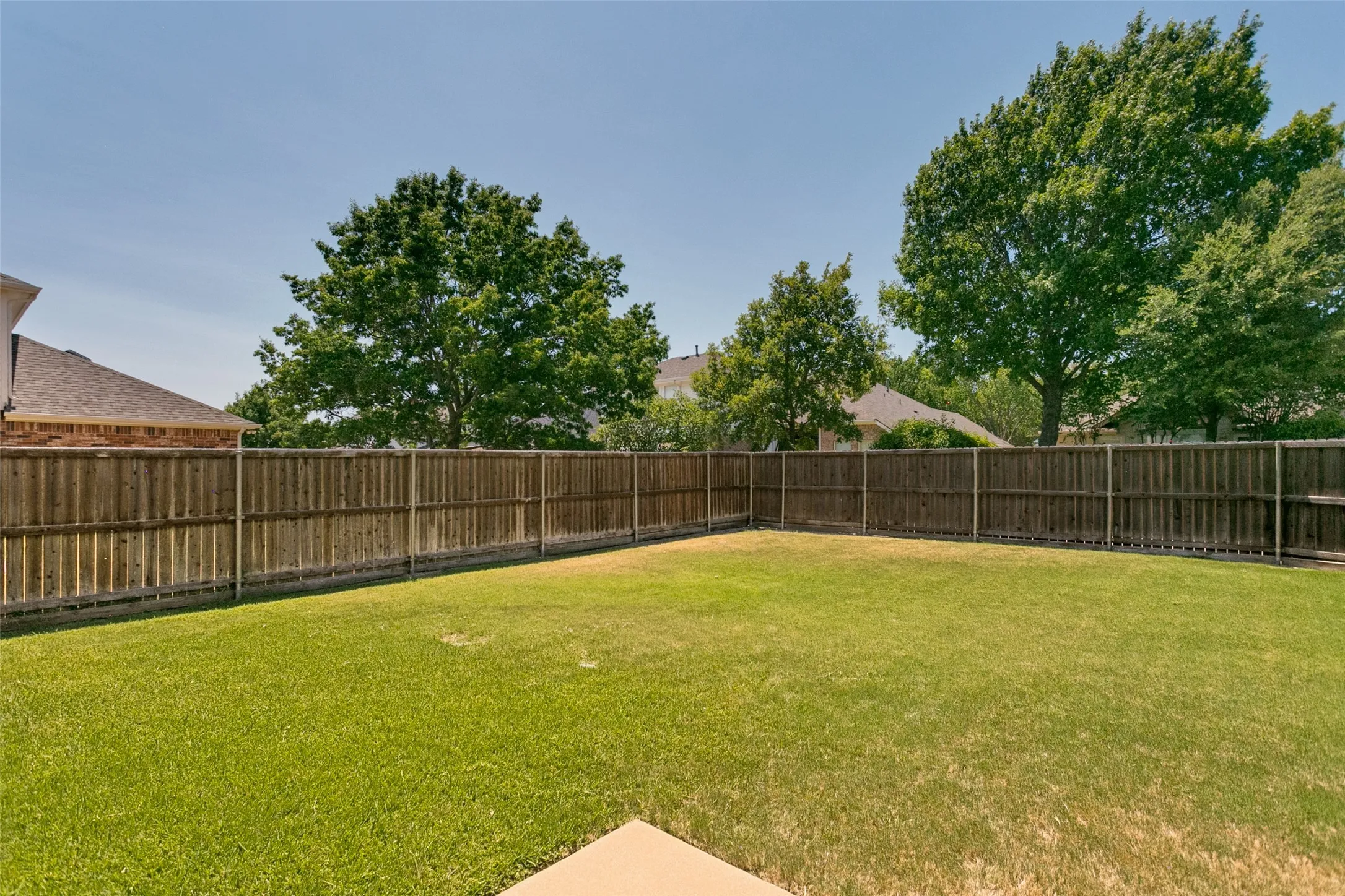 Single Family Residence For Sale in Collin County , 1611 Branch Creek Drive, Allen, Texas 75002, 3 Bedroom, 3 Bathroom, 2 Garage spaces, 2,740 Sqft, built in 2003, mls#21364585, Real Estate Agent in Allen, Homes For Sale in Collin county, Homes For Sale in Allen, Realtor in Allen Texas, Real Estate Brokerage Independent Realty Texas, Luminita Cordes Realtor