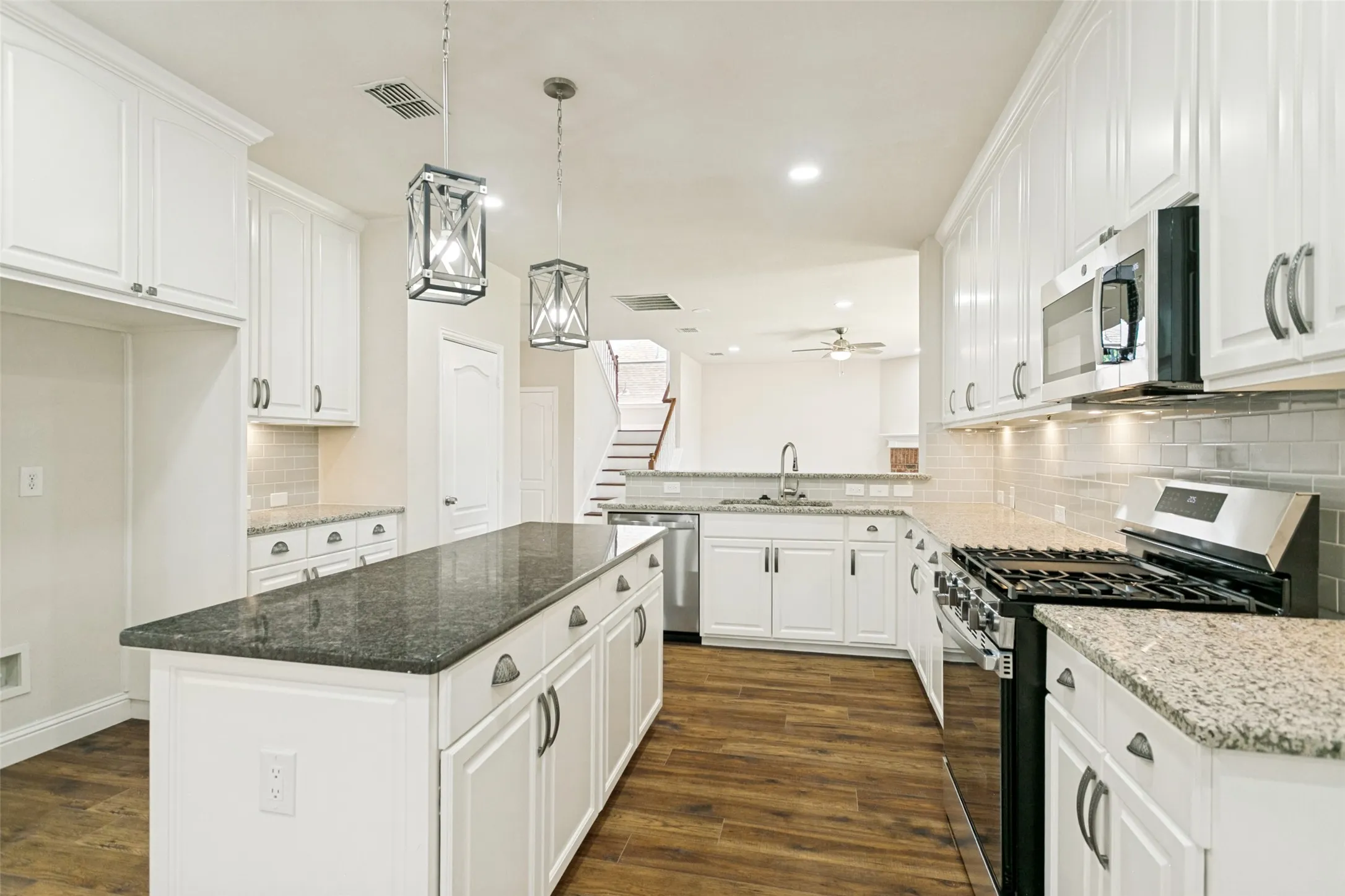 Single Family Residence For Sale in Collin County , 1611 Branch Creek Drive, Allen, Texas 75002, 3 Bedroom, 3 Bathroom, 2 Garage spaces, 2,740 Sqft, built in 2003, mls#21364585, Real Estate Agent in Allen, Homes For Sale in Collin county, Homes For Sale in Allen, Realtor in Allen Texas, Real Estate Brokerage Independent Realty Texas, Luminita Cordes Realtor
