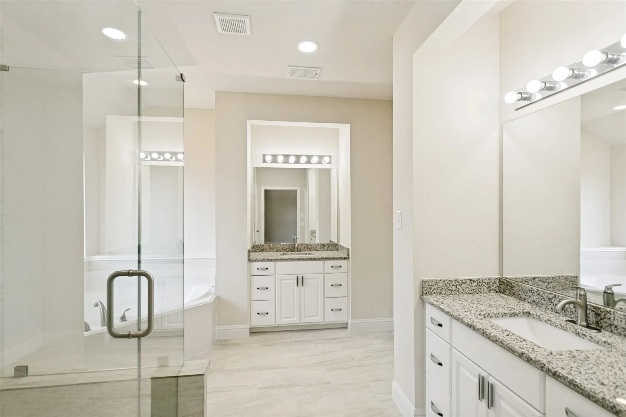 Single Family Residence For Sale in Collin County , 1611 Branch Creek Drive, Allen, Texas 75002, 3 Bedroom, 3 Bathroom, 2 Garage spaces, 2,740 Sqft, built in 2003, mls#21364585, Real Estate Agent in Allen, Homes For Sale in Collin county, Homes For Sale in Allen, Realtor in Allen Texas, Real Estate Brokerage Independent Realty Texas, Luminita Cordes Realtor