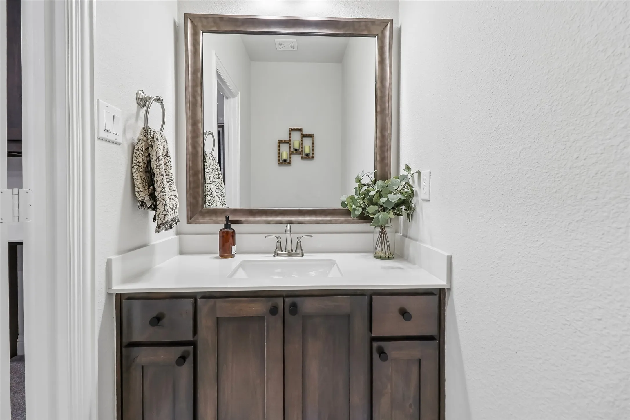 Single Family Residence For Sale in Ellis County , 4417 Groundwater Way, Midlothian, Texas 76065, 4 Bedroom, 4 Bathroom, 3 Garage spaces, 4,009 Sqft, built in 2024, mls#21364590, Real Estate Agent in Midlothian, Homes For Sale in Ellis county, Homes For Sale in Midlothian, Realtor in Midlothian Texas, Real Estate Brokerage Independent Realty Texas, Luminita Cordes Realtor