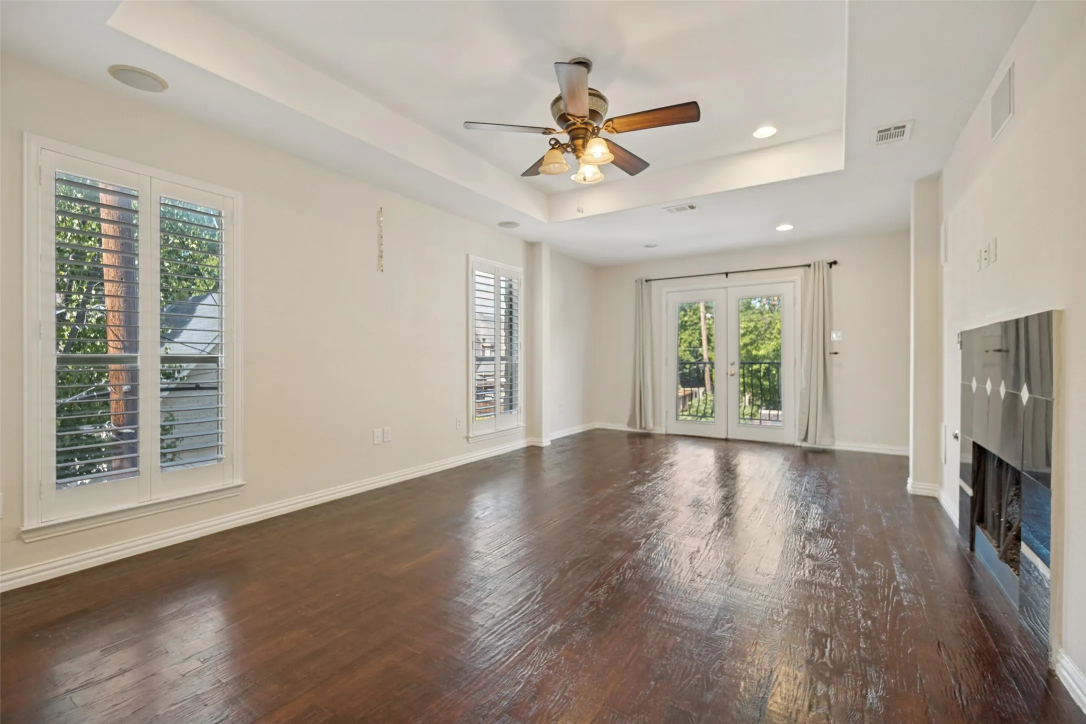 Single Family Residence For Rent in Dallas County , 6810 Airline Road, University Park, Texas 75205, 4 Bedroom, 3 Bathroom, 2 Garage spaces, 3,279 Sqft, built in 2006, mls#21359598, Real Estate Agent in University Park, Homes For Rent in Dallas county, Homes For Rent in University Park, Realtor in University Park Texas, Real Estate Brokerage Independent Realty Texas, Luminita Cordes Realtor