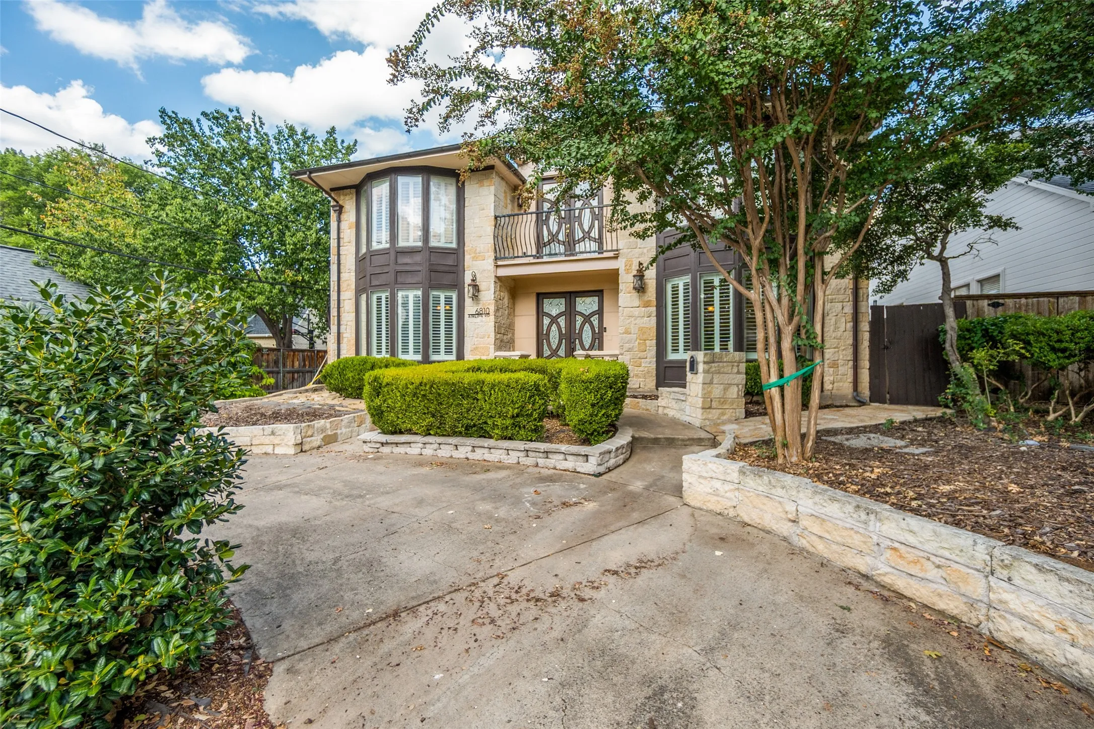 Single Family Residence For Rent in Dallas County , 6810 Airline Road, University Park, Texas 75205, 4 Bedroom, 3 Bathroom, 2 Garage spaces, 3,279 Sqft, built in 2006, mls#21359598, Real Estate Agent in University Park, Homes For Rent in Dallas county, Homes For Rent in University Park, Realtor in University Park Texas, Real Estate Brokerage Independent Realty Texas, Luminita Cordes Realtor