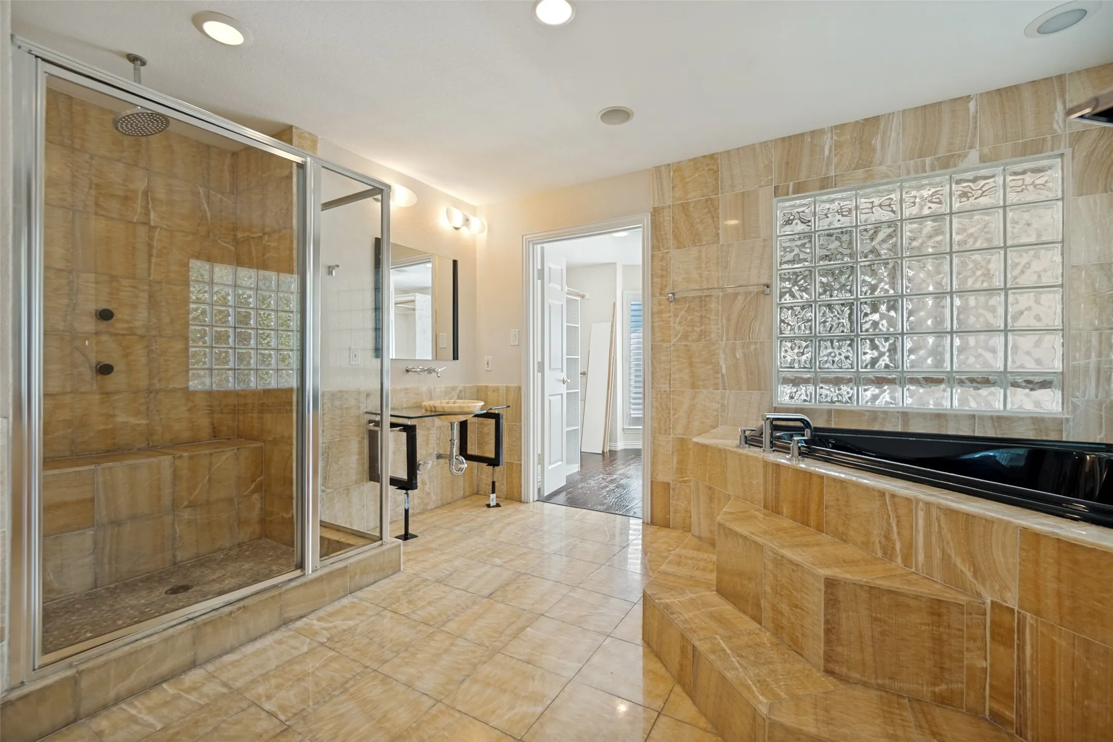 Single Family Residence For Rent in Dallas County , 6810 Airline Road, University Park, Texas 75205, 4 Bedroom, 3 Bathroom, 2 Garage spaces, 3,279 Sqft, built in 2006, mls#21359598, Real Estate Agent in University Park, Homes For Rent in Dallas county, Homes For Rent in University Park, Realtor in University Park Texas, Real Estate Brokerage Independent Realty Texas, Luminita Cordes Realtor