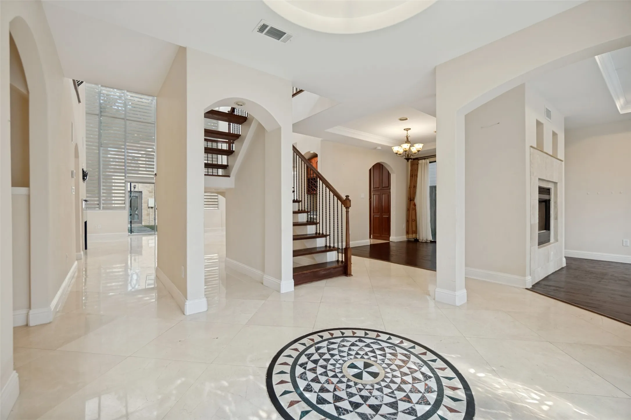 Single Family Residence For Rent in Dallas County , 6810 Airline Road, University Park, Texas 75205, 4 Bedroom, 3 Bathroom, 2 Garage spaces, 3,279 Sqft, built in 2006, mls#21359598, Real Estate Agent in University Park, Homes For Rent in Dallas county, Homes For Rent in University Park, Realtor in University Park Texas, Real Estate Brokerage Independent Realty Texas, Luminita Cordes Realtor