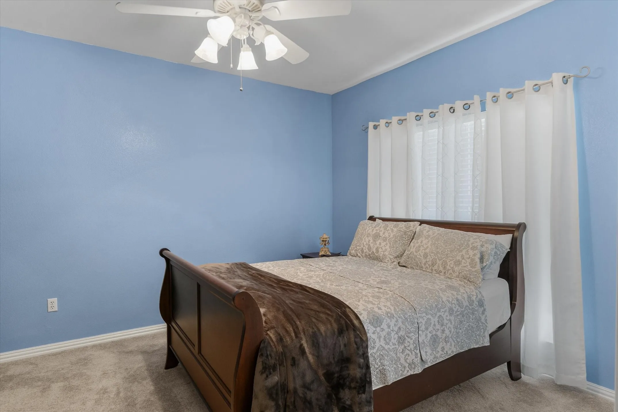 Single Family Residence For Sale in Van Zandt County , 1312 Vz County Road 2624, Wills Point, Texas 75169, 3 Bedroom, 4 Bathroom, 3 Garage spaces, 2,574 Sqft, built in 2000, mls#21364617, Real Estate Agent in Wills Point, Homes For Sale in Van Zandt county, Homes For Sale in Wills Point, Realtor in Wills Point Texas, Real Estate Brokerage Independent Realty Texas, Luminita Cordes Realtor