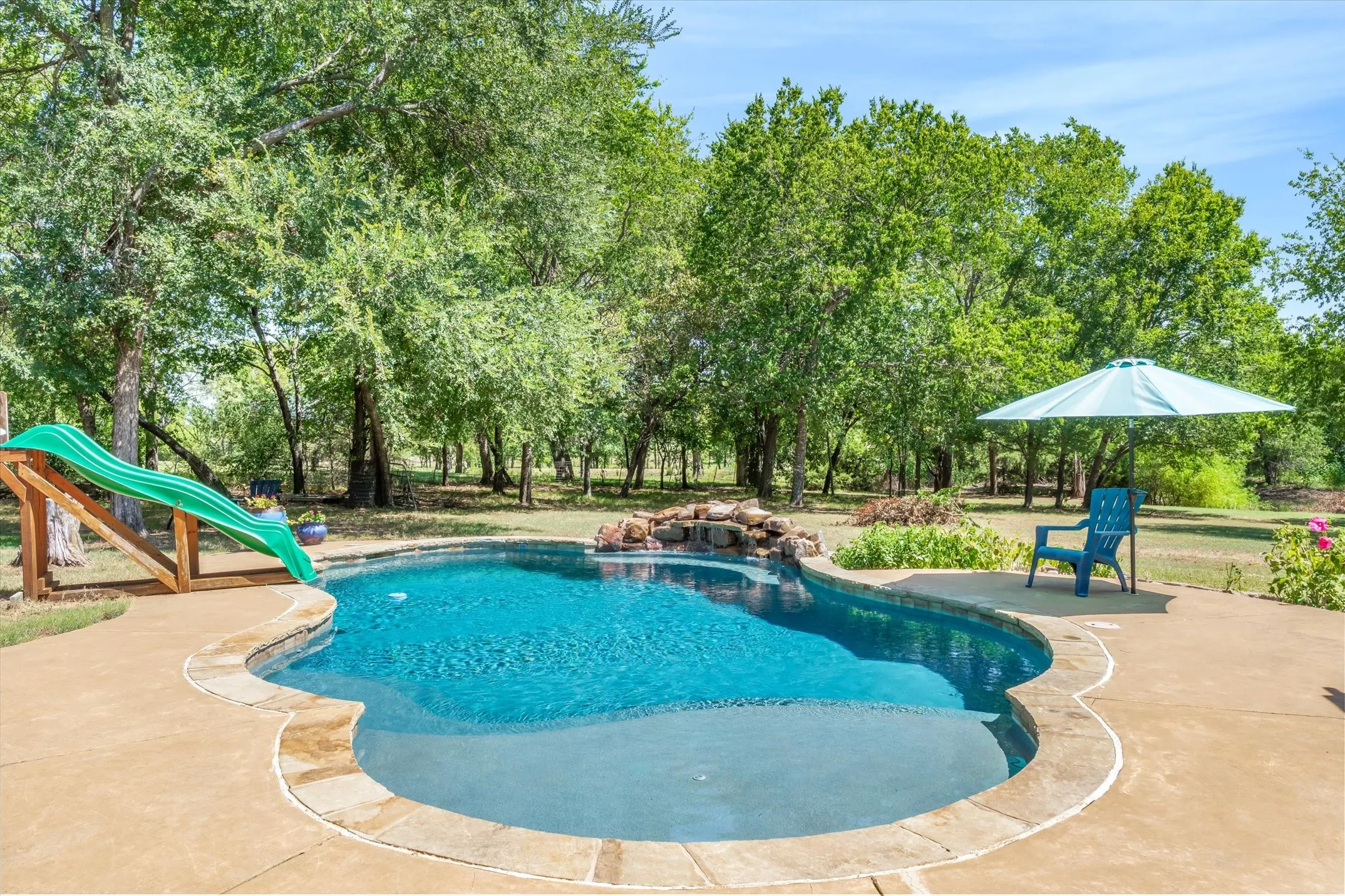 Single Family Residence For Sale in Van Zandt County , 1312 Vz County Road 2624, Wills Point, Texas 75169, 3 Bedroom, 4 Bathroom, 3 Garage spaces, 2,574 Sqft, built in 2000, mls#21364617, Real Estate Agent in Wills Point, Homes For Sale in Van Zandt county, Homes For Sale in Wills Point, Realtor in Wills Point Texas, Real Estate Brokerage Independent Realty Texas, Luminita Cordes Realtor