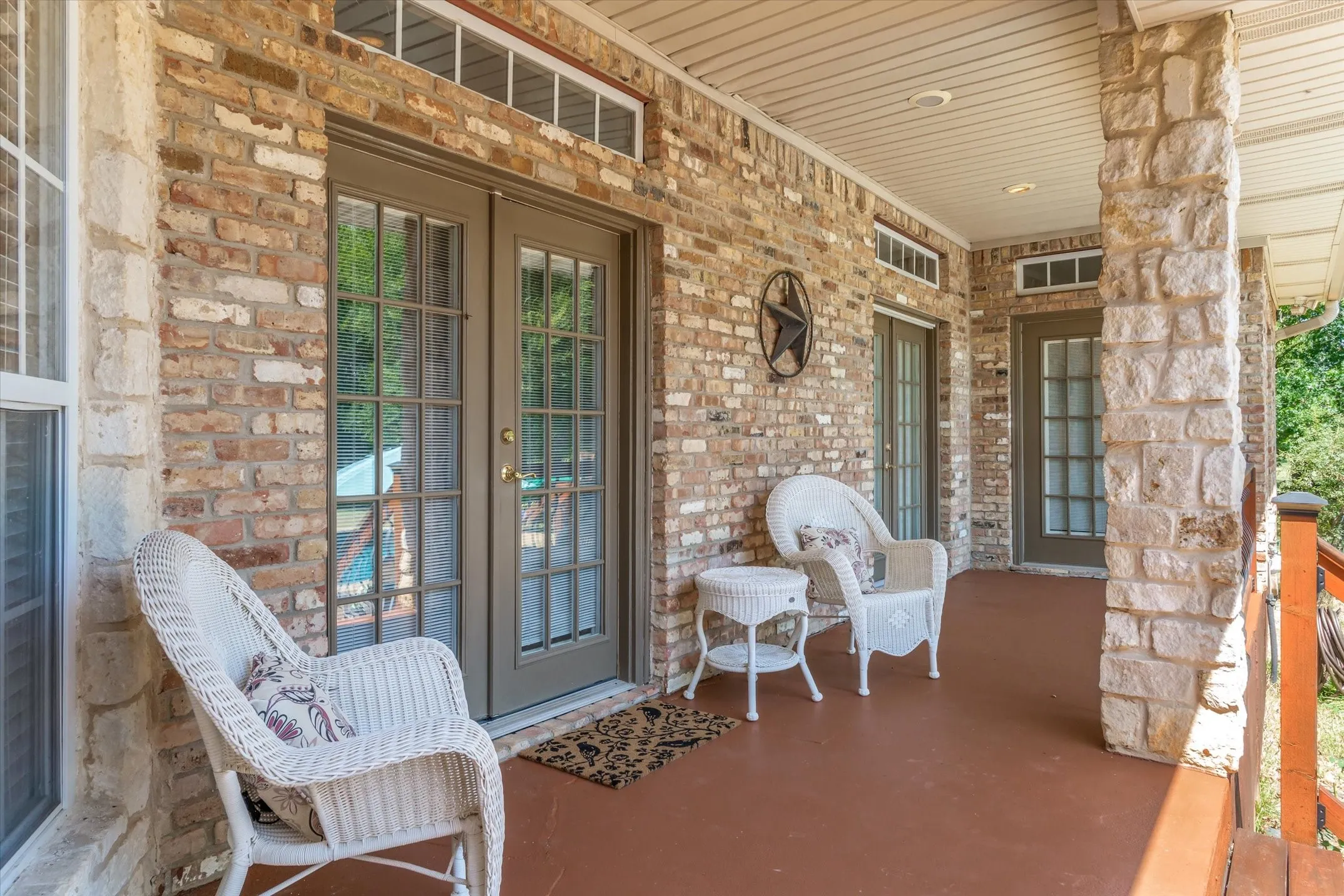 Single Family Residence For Sale in Van Zandt County , 1312 Vz County Road 2624, Wills Point, Texas 75169, 3 Bedroom, 4 Bathroom, 3 Garage spaces, 2,574 Sqft, built in 2000, mls#21364617, Real Estate Agent in Wills Point, Homes For Sale in Van Zandt county, Homes For Sale in Wills Point, Realtor in Wills Point Texas, Real Estate Brokerage Independent Realty Texas, Luminita Cordes Realtor