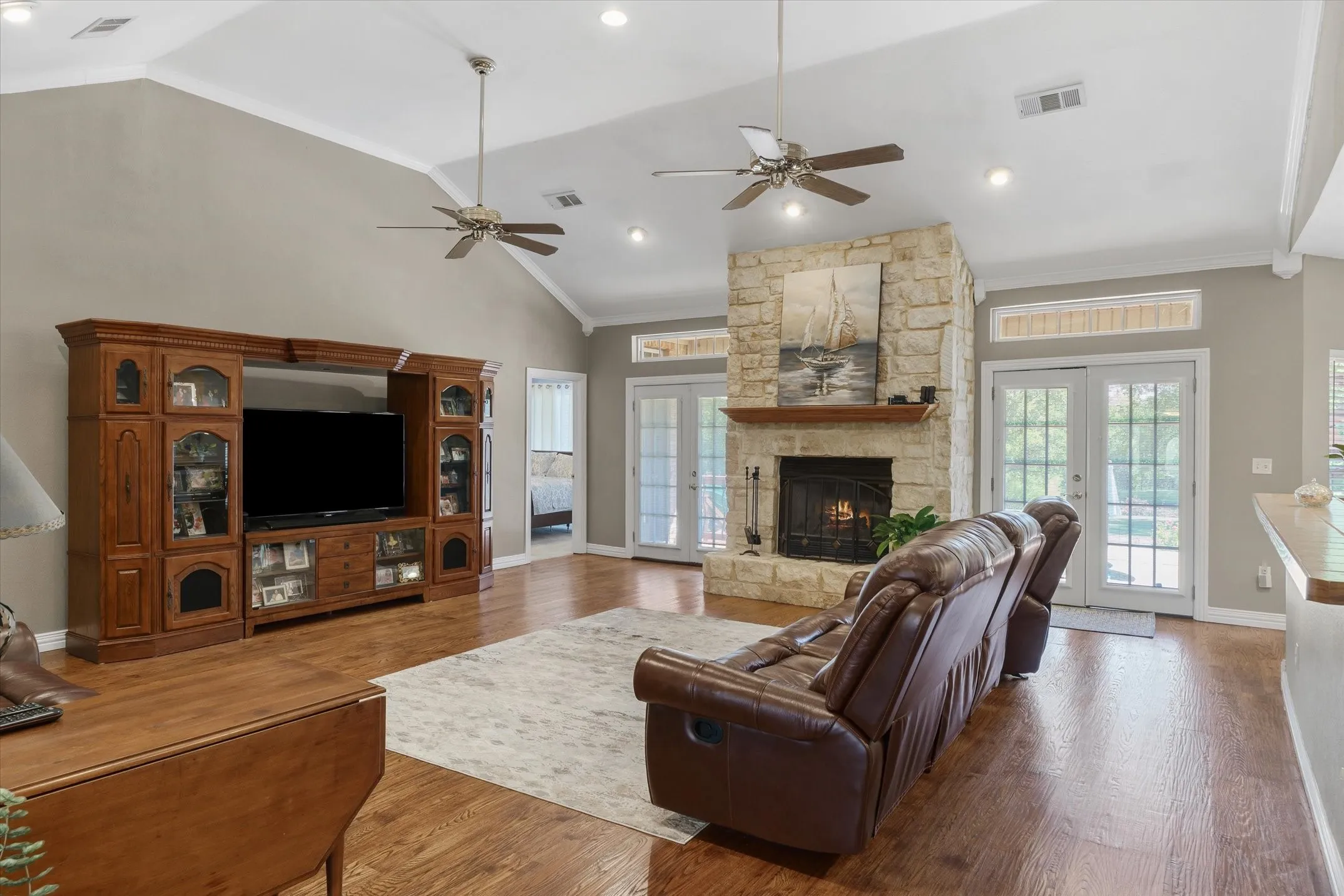 Single Family Residence For Sale in Van Zandt County , 1312 Vz County Road 2624, Wills Point, Texas 75169, 3 Bedroom, 4 Bathroom, 3 Garage spaces, 2,574 Sqft, built in 2000, mls#21364617, Real Estate Agent in Wills Point, Homes For Sale in Van Zandt county, Homes For Sale in Wills Point, Realtor in Wills Point Texas, Real Estate Brokerage Independent Realty Texas, Luminita Cordes Realtor