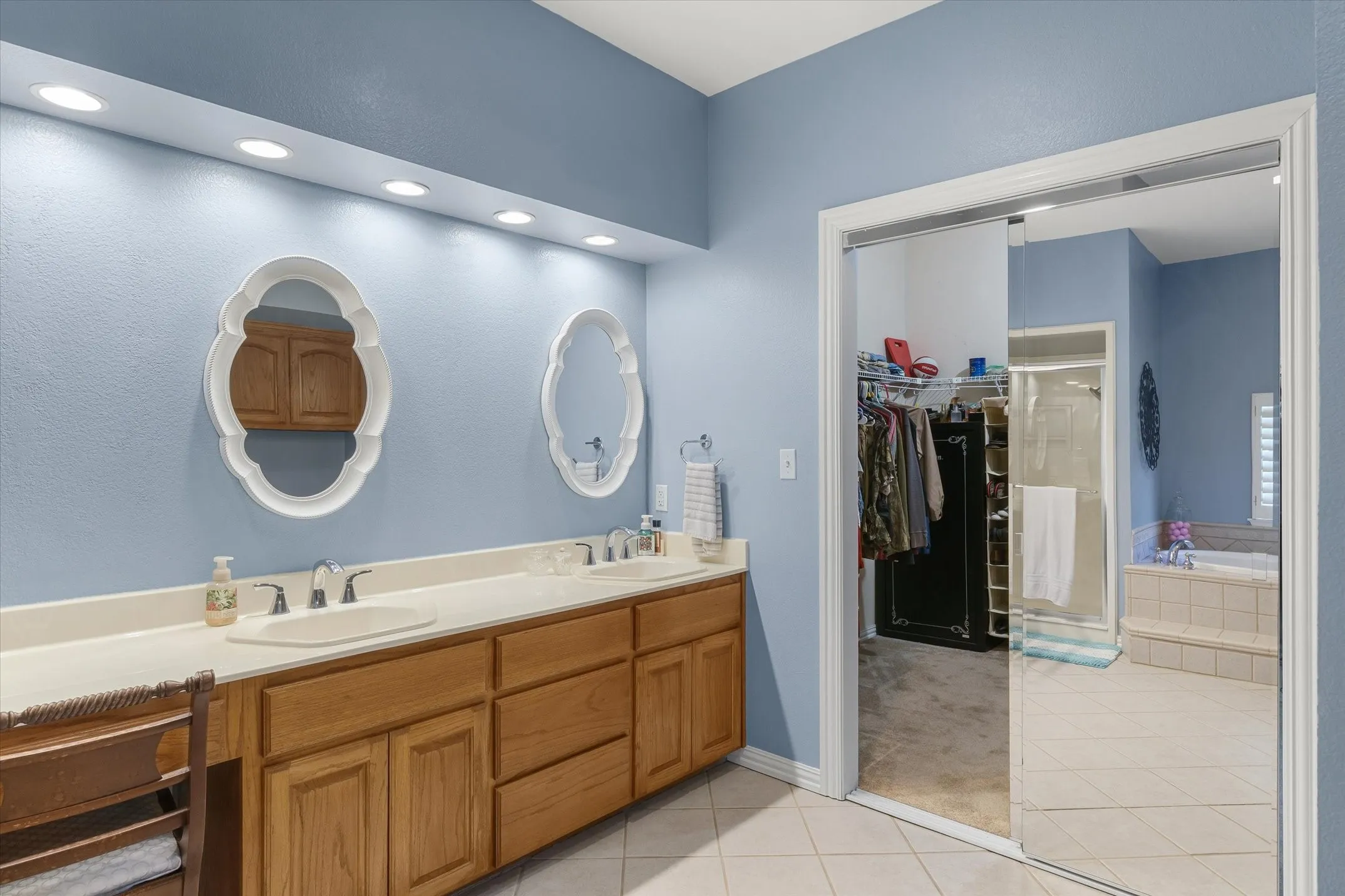 Single Family Residence For Sale in Van Zandt County , 1312 Vz County Road 2624, Wills Point, Texas 75169, 3 Bedroom, 4 Bathroom, 3 Garage spaces, 2,574 Sqft, built in 2000, mls#21364617, Real Estate Agent in Wills Point, Homes For Sale in Van Zandt county, Homes For Sale in Wills Point, Realtor in Wills Point Texas, Real Estate Brokerage Independent Realty Texas, Luminita Cordes Realtor