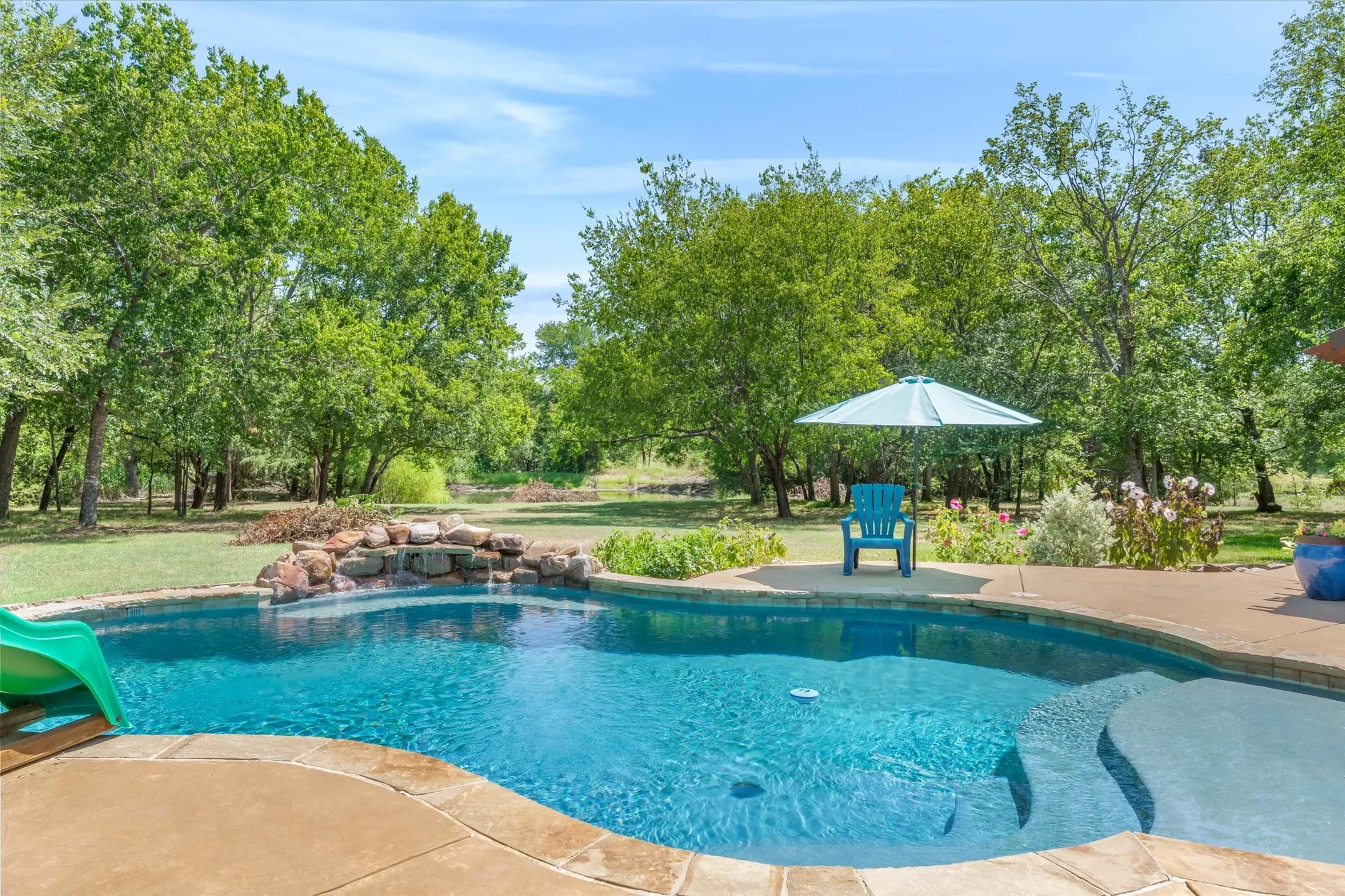 Single Family Residence For Sale in Van Zandt County , 1312 Vz County Road 2624, Wills Point, Texas 75169, 3 Bedroom, 4 Bathroom, 3 Garage spaces, 2,574 Sqft, built in 2000, mls#21364617, Real Estate Agent in Wills Point, Homes For Sale in Van Zandt county, Homes For Sale in Wills Point, Realtor in Wills Point Texas, Real Estate Brokerage Independent Realty Texas, Luminita Cordes Realtor